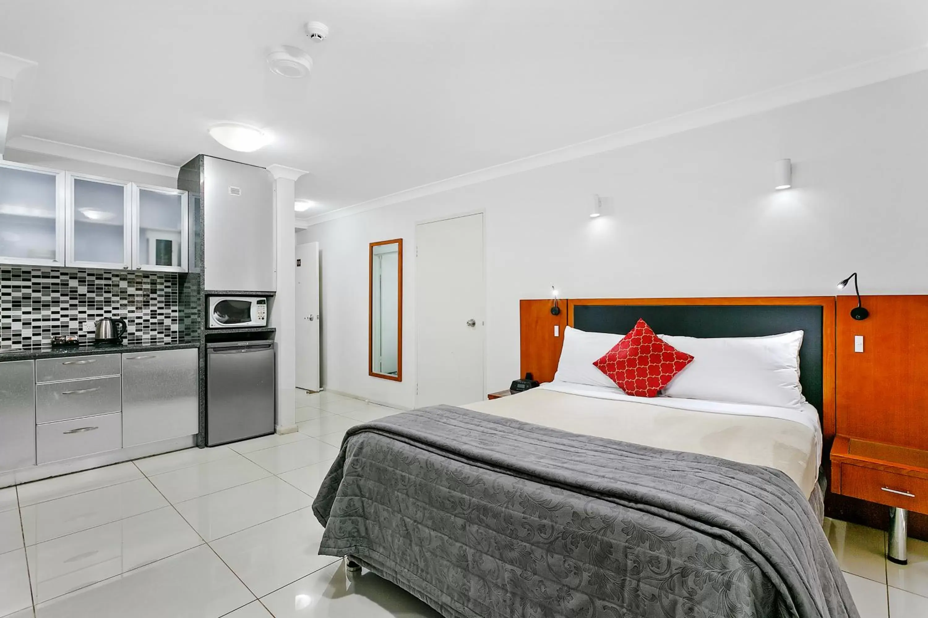 Bed in Comfort Inn & Suites Burwood