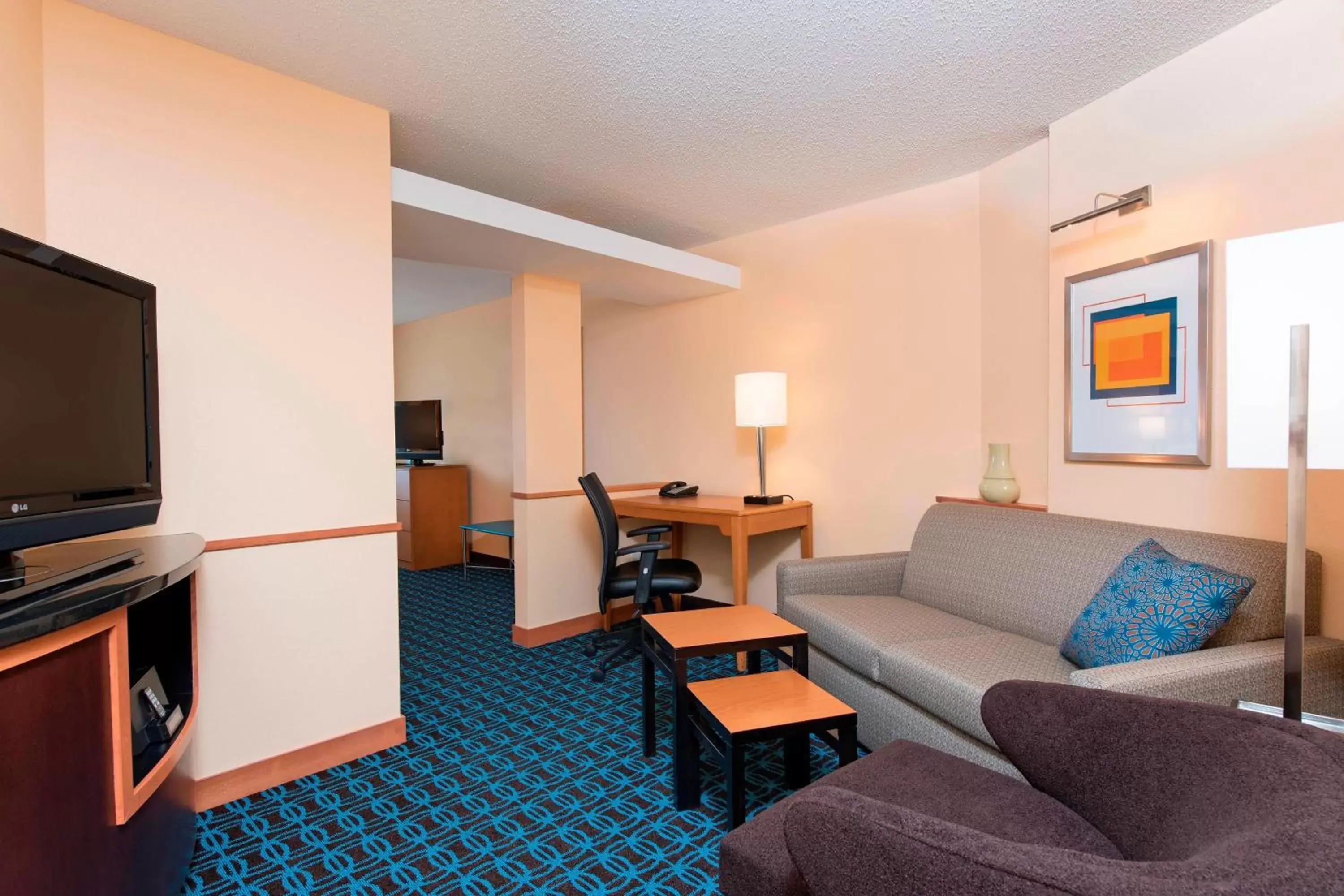 Living room, Seating Area in Fairfield Inn & Suites by Marriott Omaha Downtown