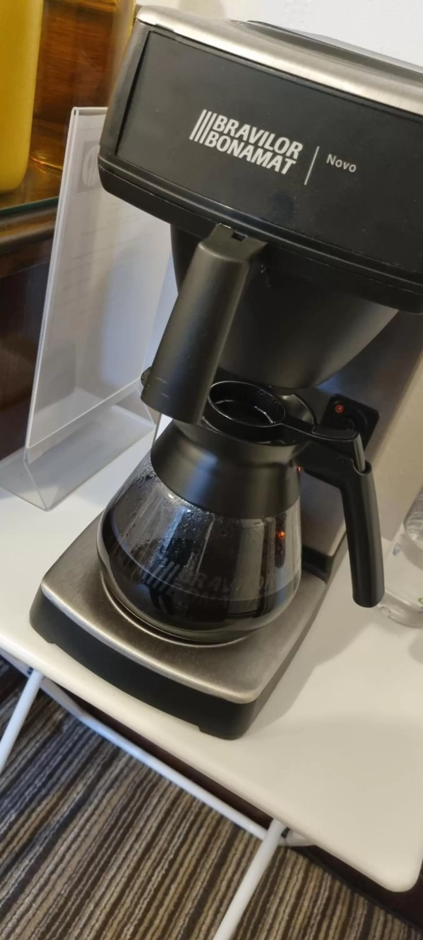 Coffee/tea facilities, Kitchen/Kitchenette in Glencoe Guest House