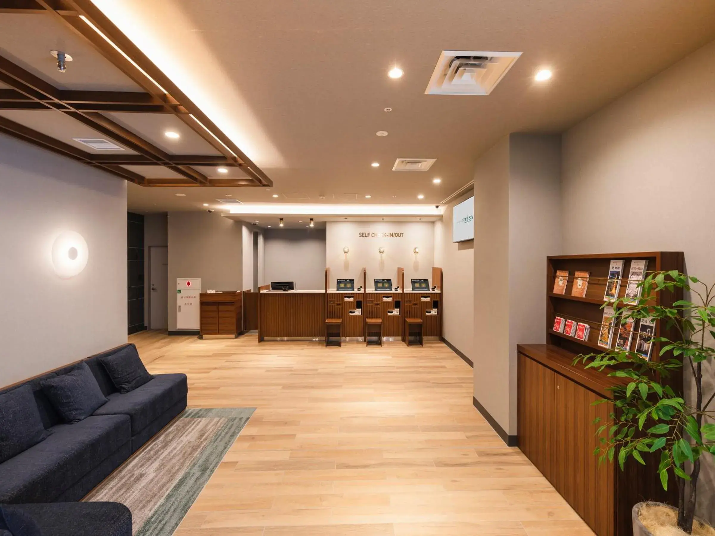 Lobby or reception in Sotetsu Fresa Inn Daimon Lobby or reception in Sotetsu Fresa Inn Daimon