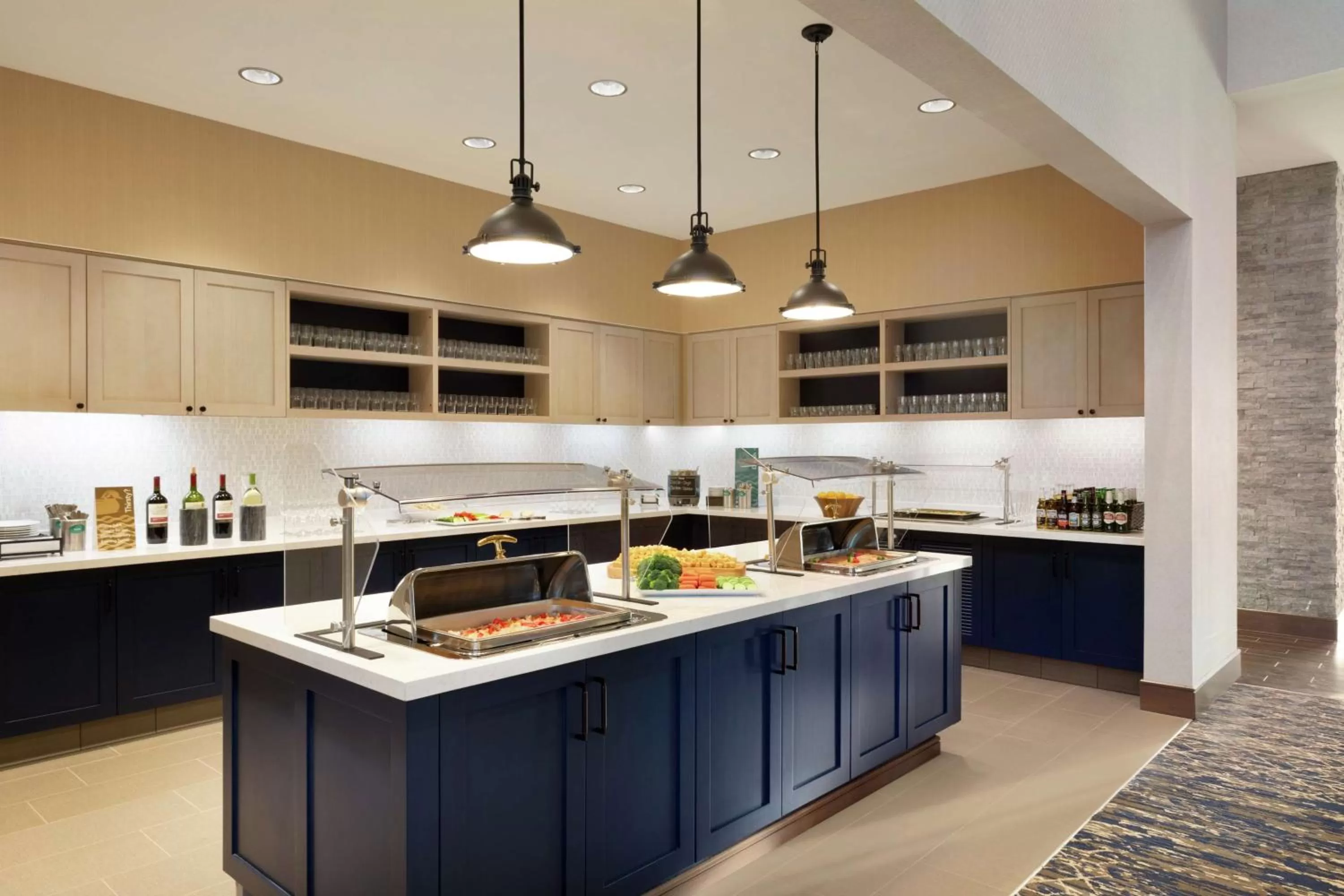 Dining area in Homewood Suites by Hilton Albany Crossgates Mall
