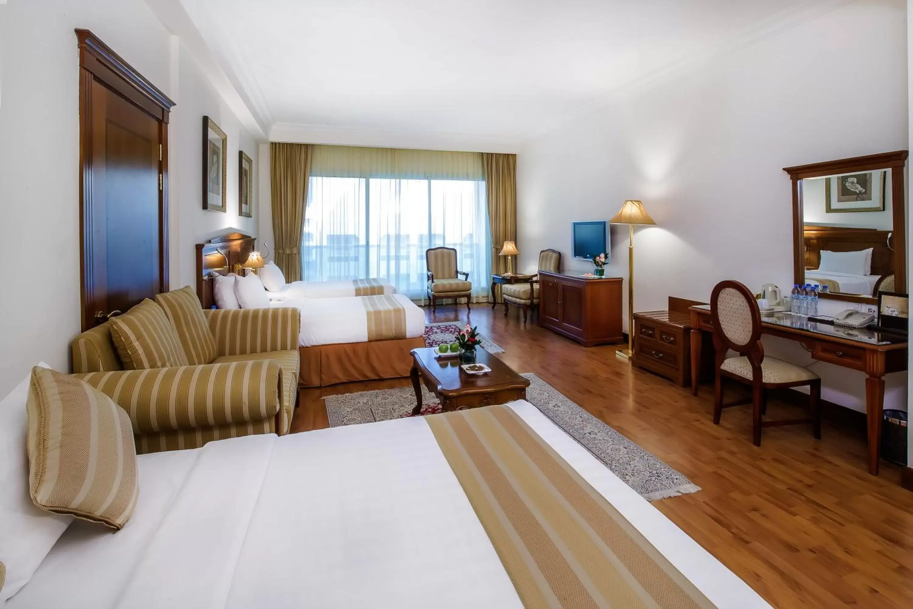 Bedroom, Seating Area in Grand Excelsior Hotel - Bur Dubai
