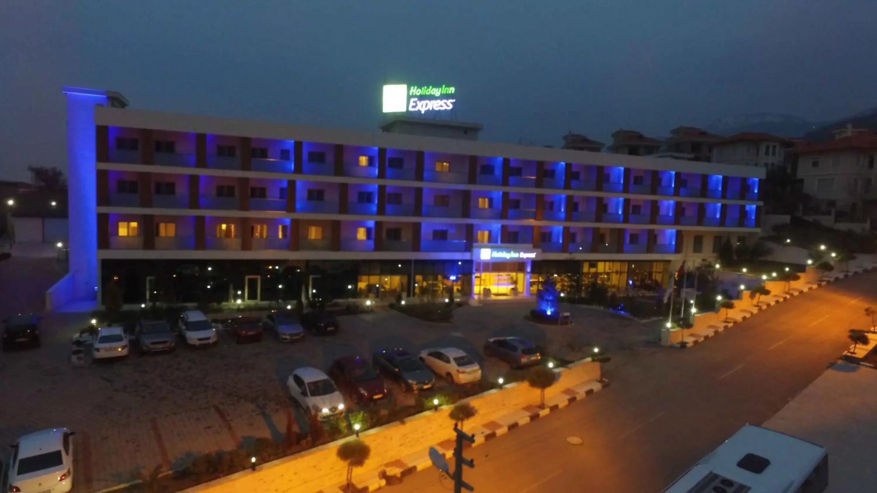 Property Building in Holiday Inn Express Manisa-West, an IHG Hotel