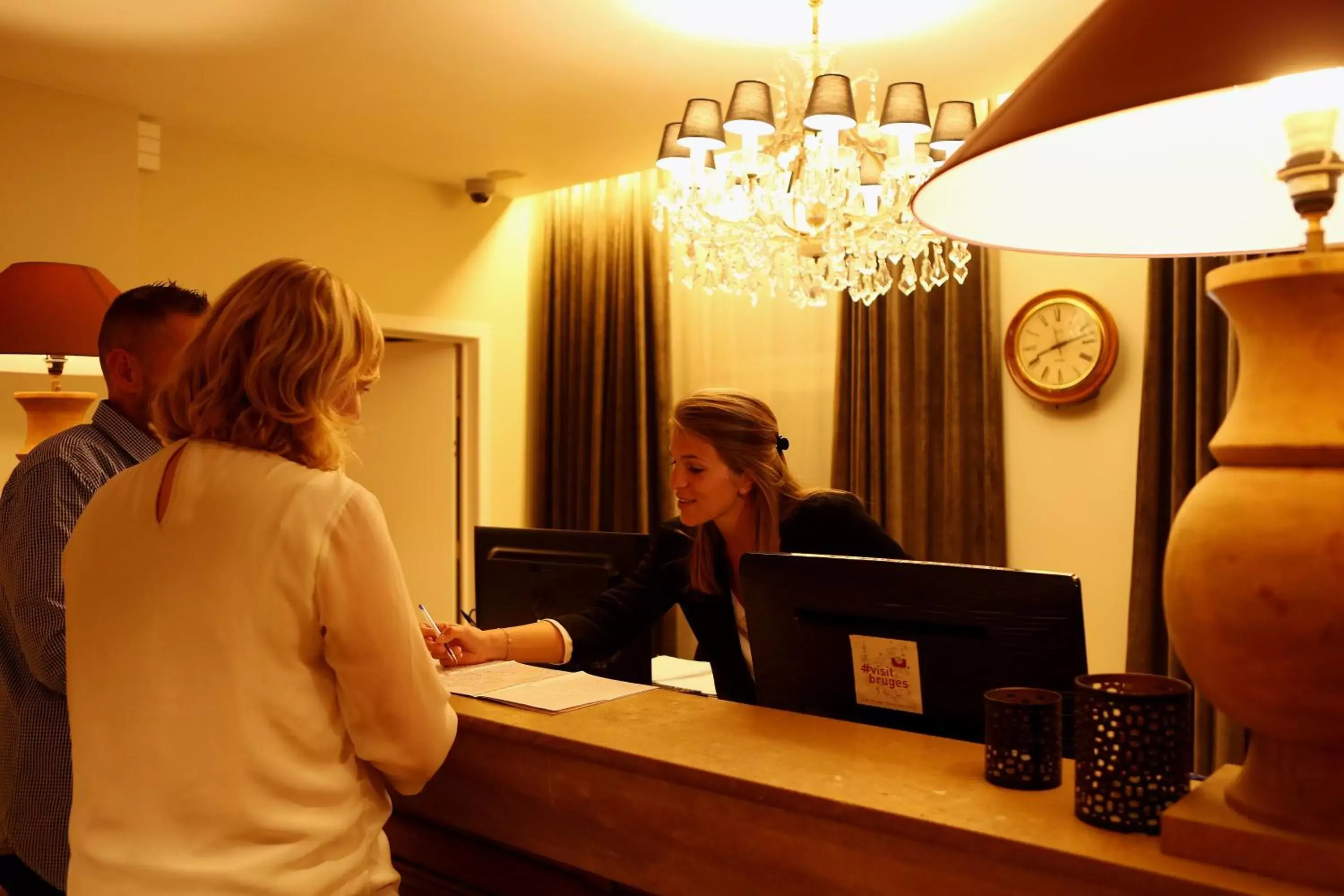 Staff, Lobby/Reception in Hotel Acacia