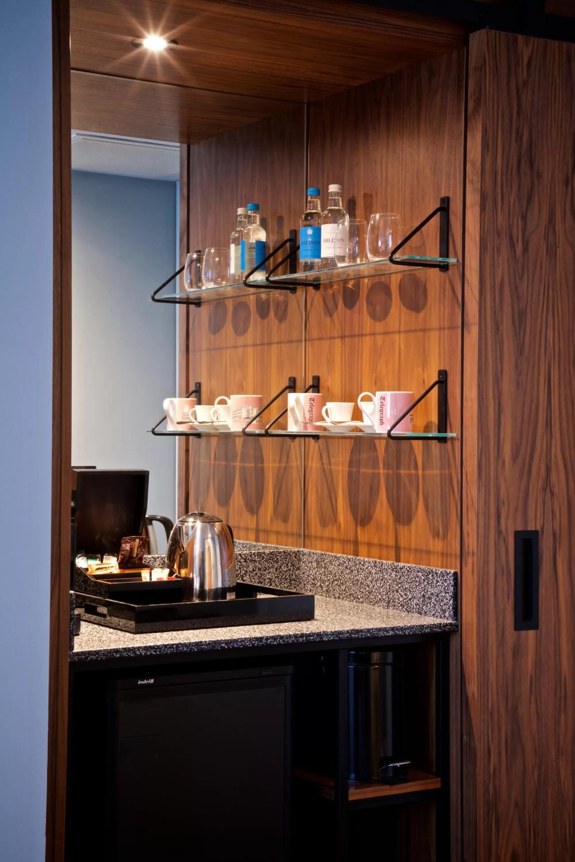 Coffee/tea facilities in Telegraph Hotel - Coventry