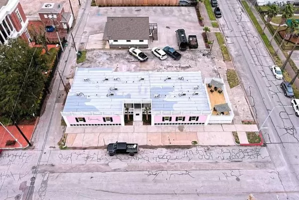 Bird's-eye View in THe Oleander Hotel Room Number 4