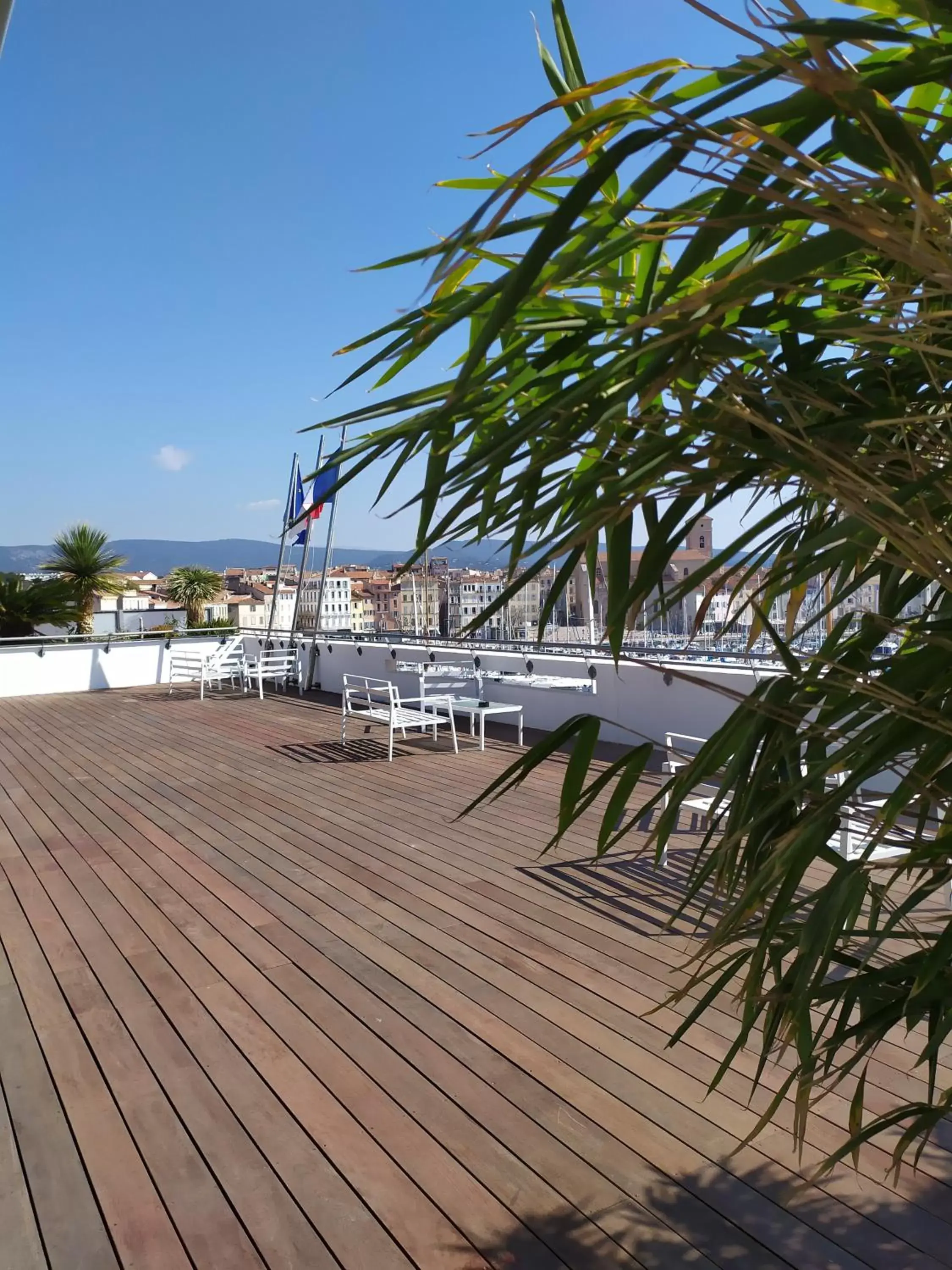 Patio, Beach in Best Western Premier Hôtel du Vieux-Port