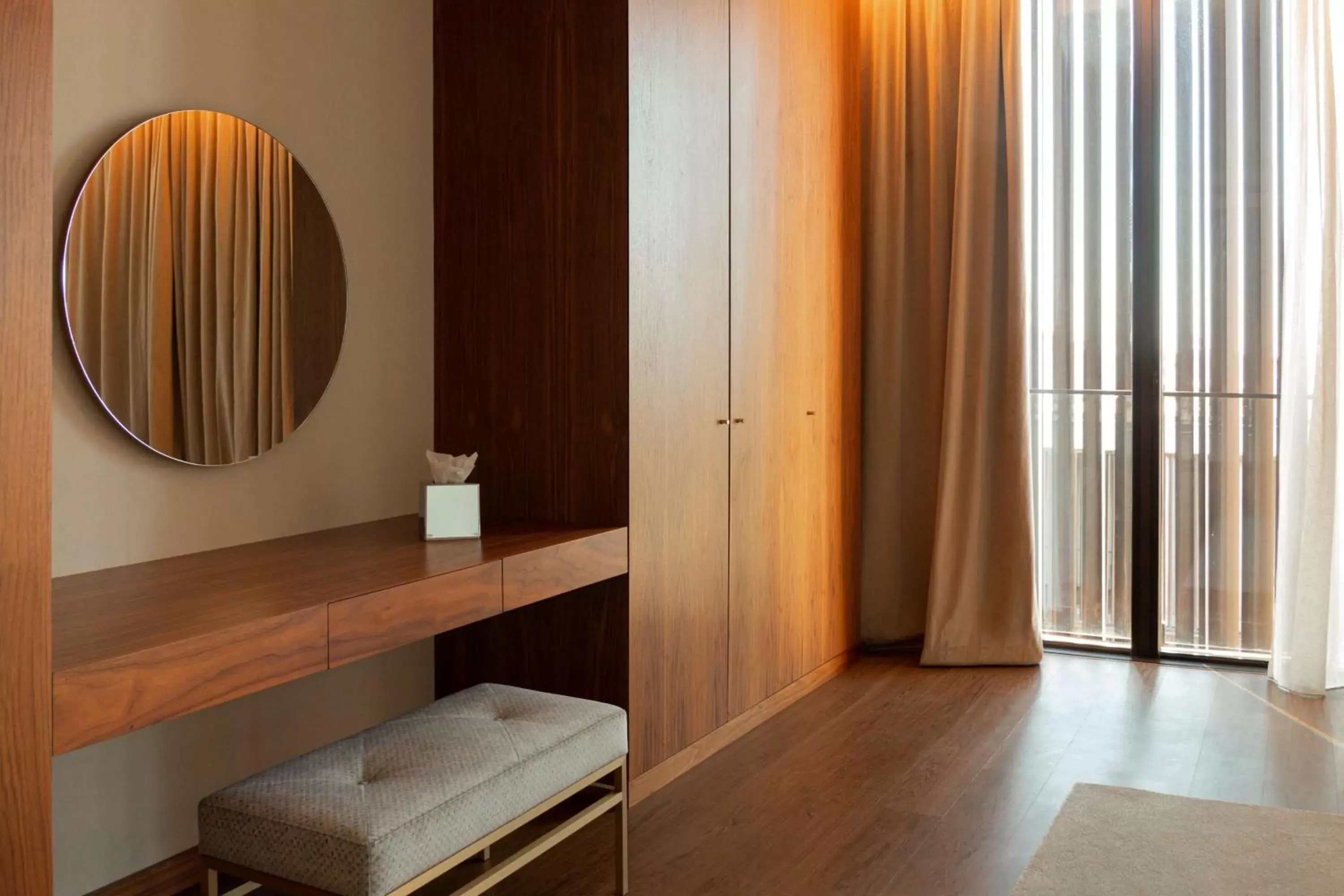 Bedroom, TV/Entertainment Center in Boeira Garden Hotel Porto Gaia, Curio Collection by Hilton