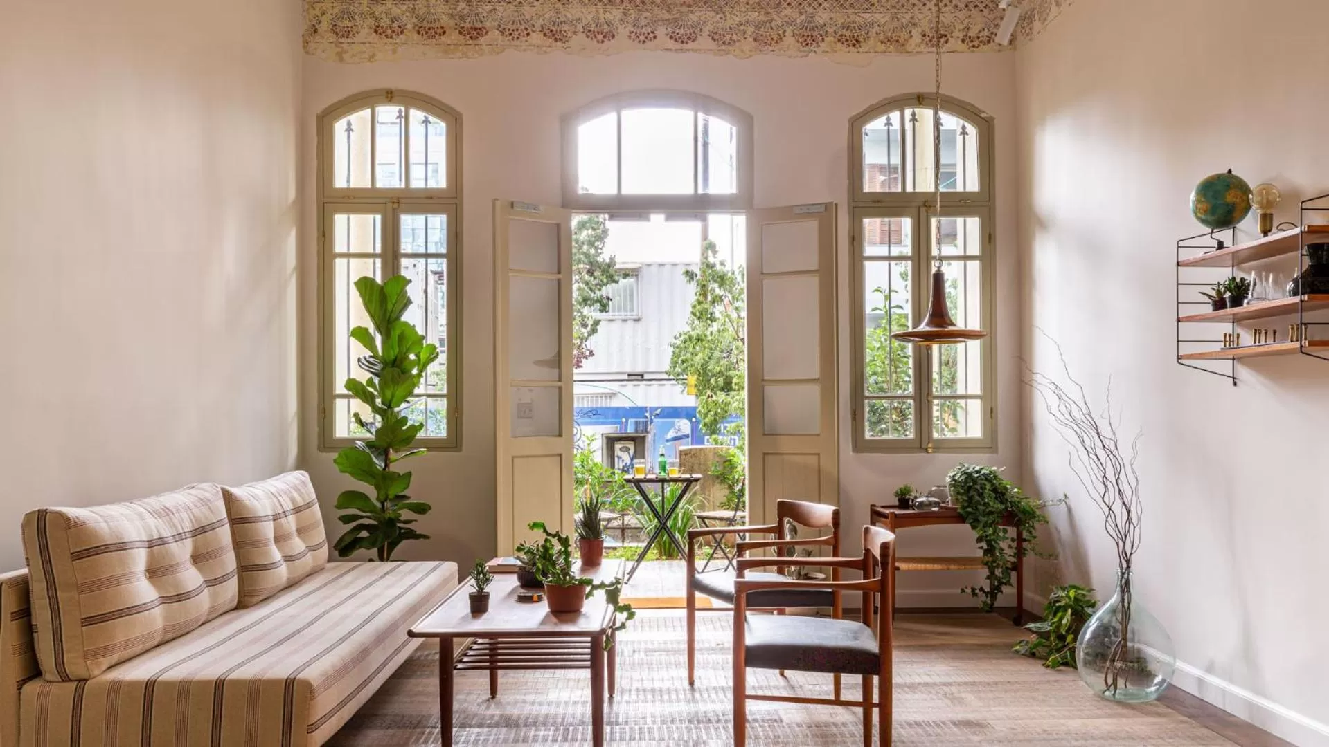 Lounge or bar in Ruby