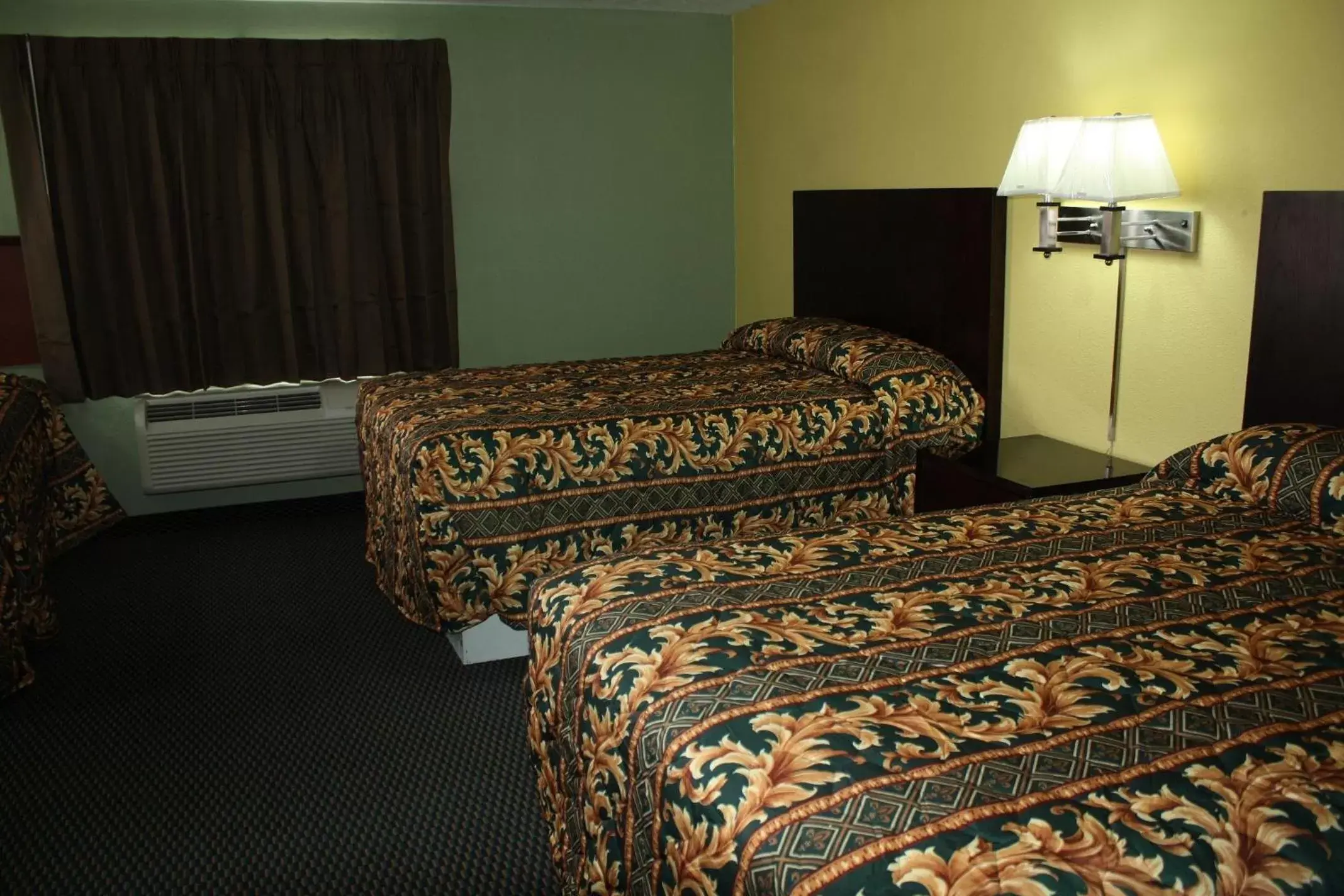 Double Room with Two Double Beds in Deluxe Inn Fort Stockton Double Room with Two Double Beds in Deluxe Inn Fort Stockton