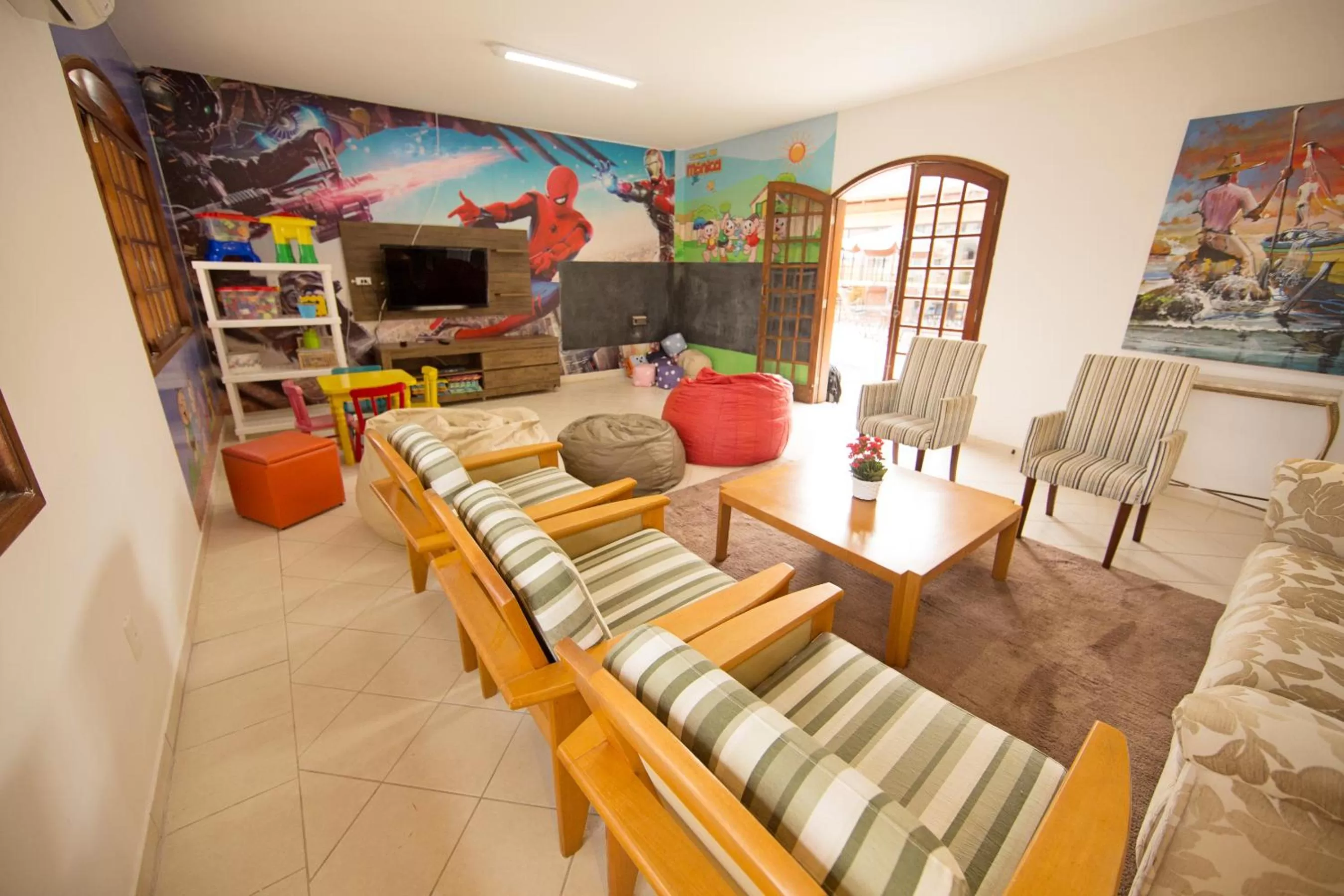 Communal lounge/ TV room in Elite Hotel