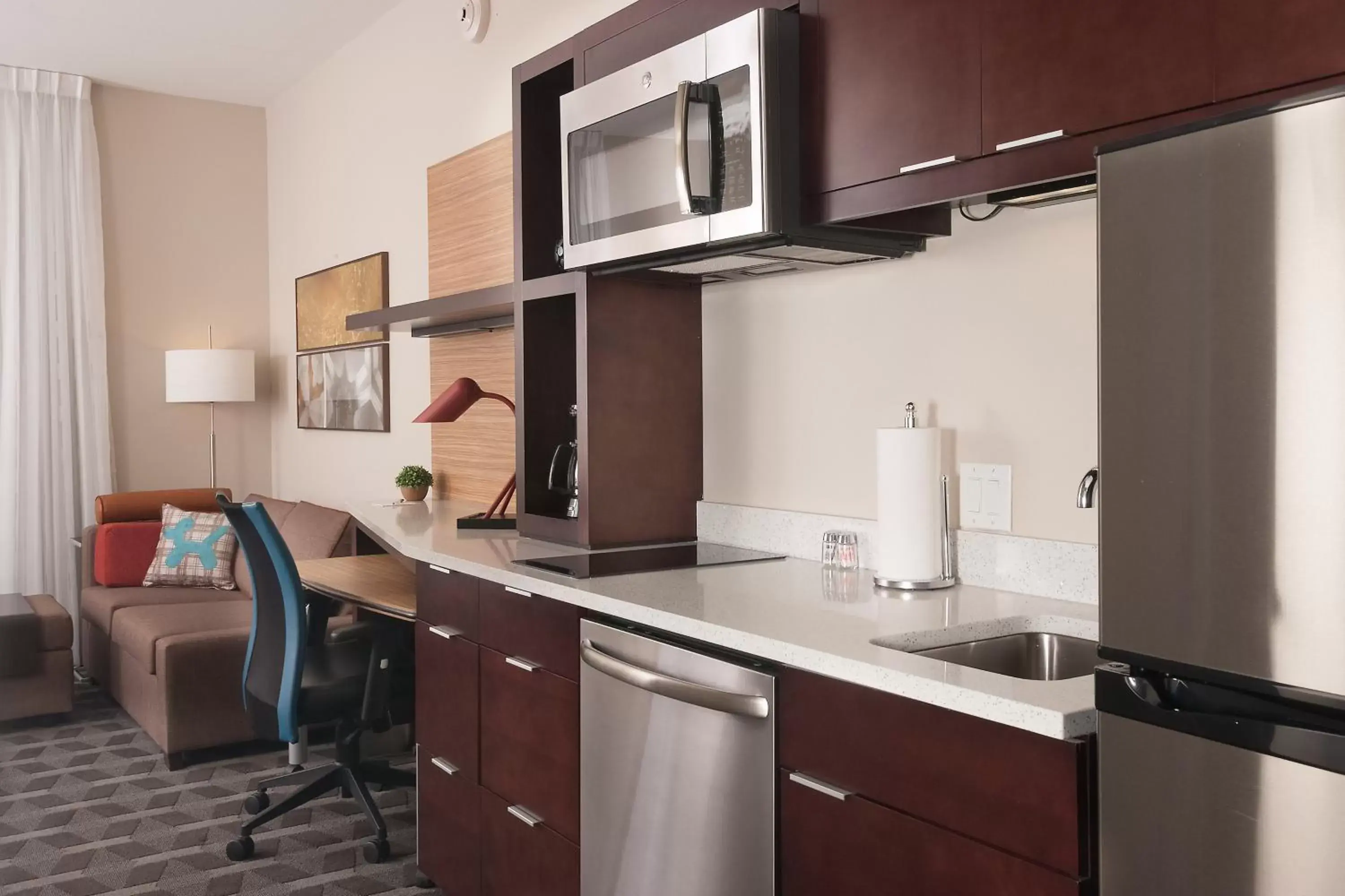 Kitchen or kitchenette, Kitchen/Kitchenette in TownePlace Suites by Marriott Grand Rapids Airport Southeast
