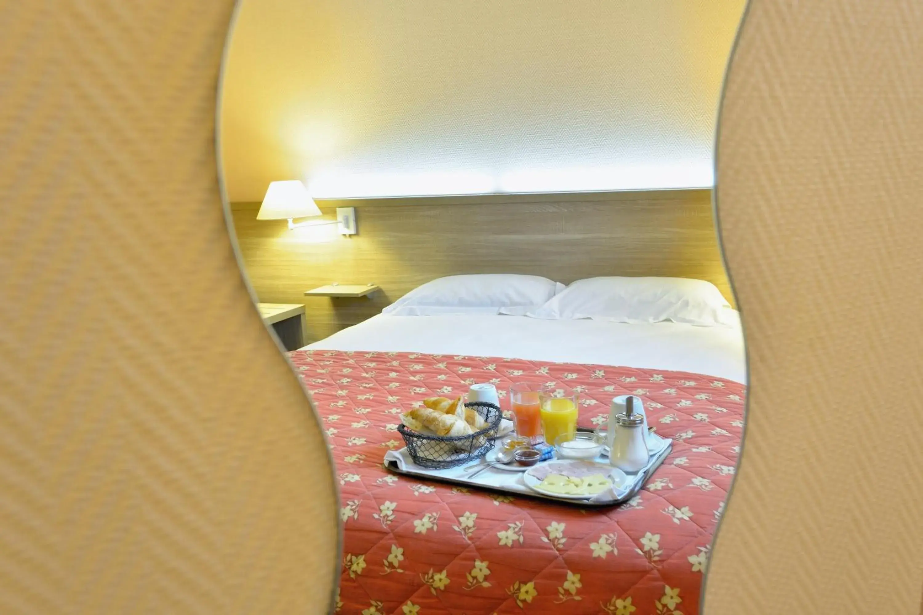 Bed in Hotel Du Lion D'argent Et Des Tanneries