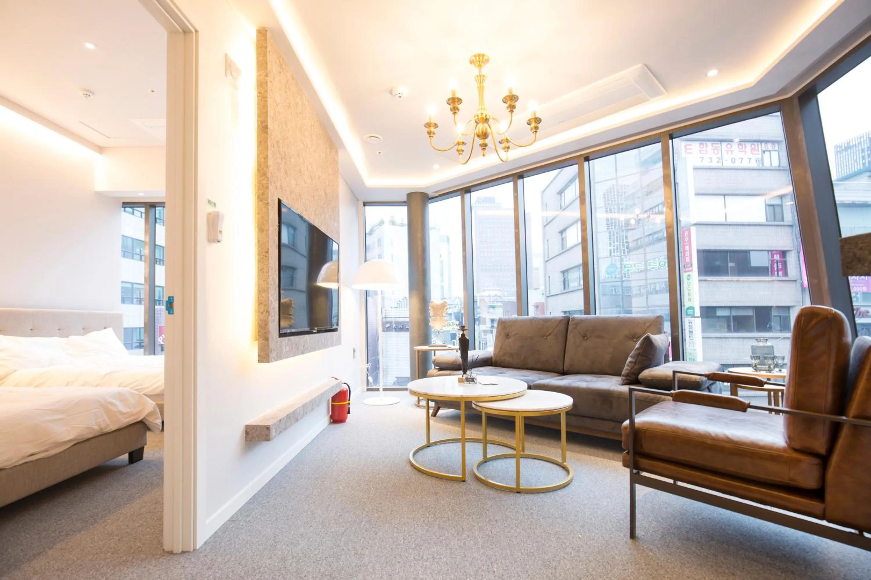 Living room, Seating Area in UH Suite The Jongno