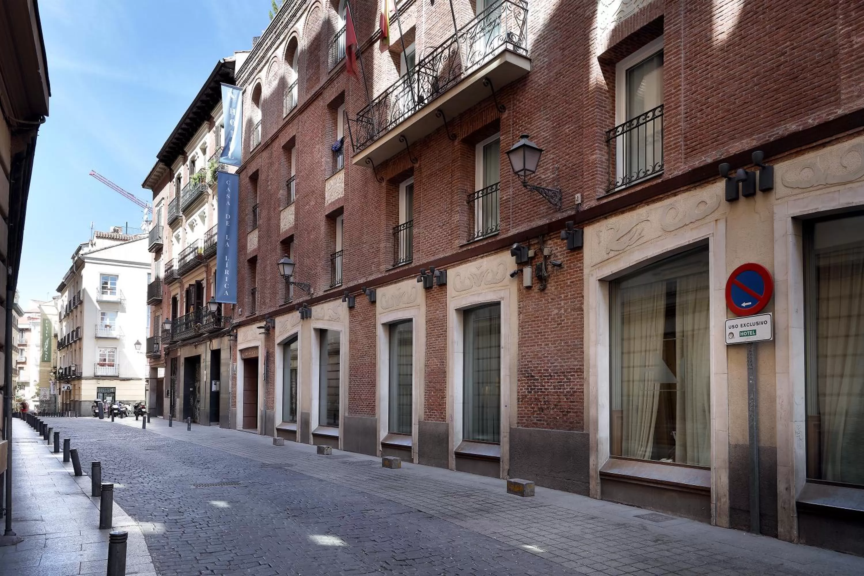 Facade/entrance in Eurostars Casa de la Lírica