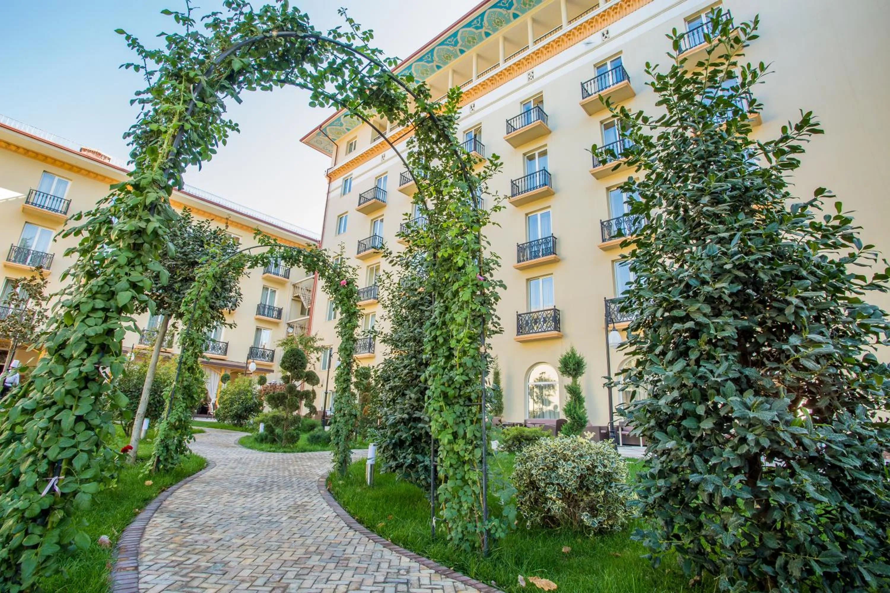 Garden in LOTTE City Hotels Tashkent Palace