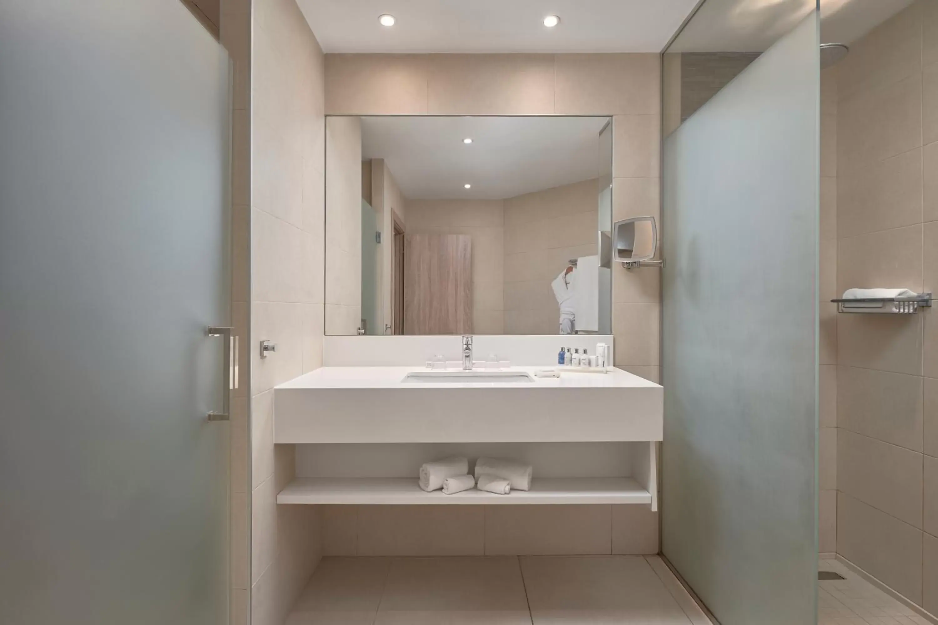 Bathroom in Radisson Blu Resort & Spa, Gran Canaria Mogan