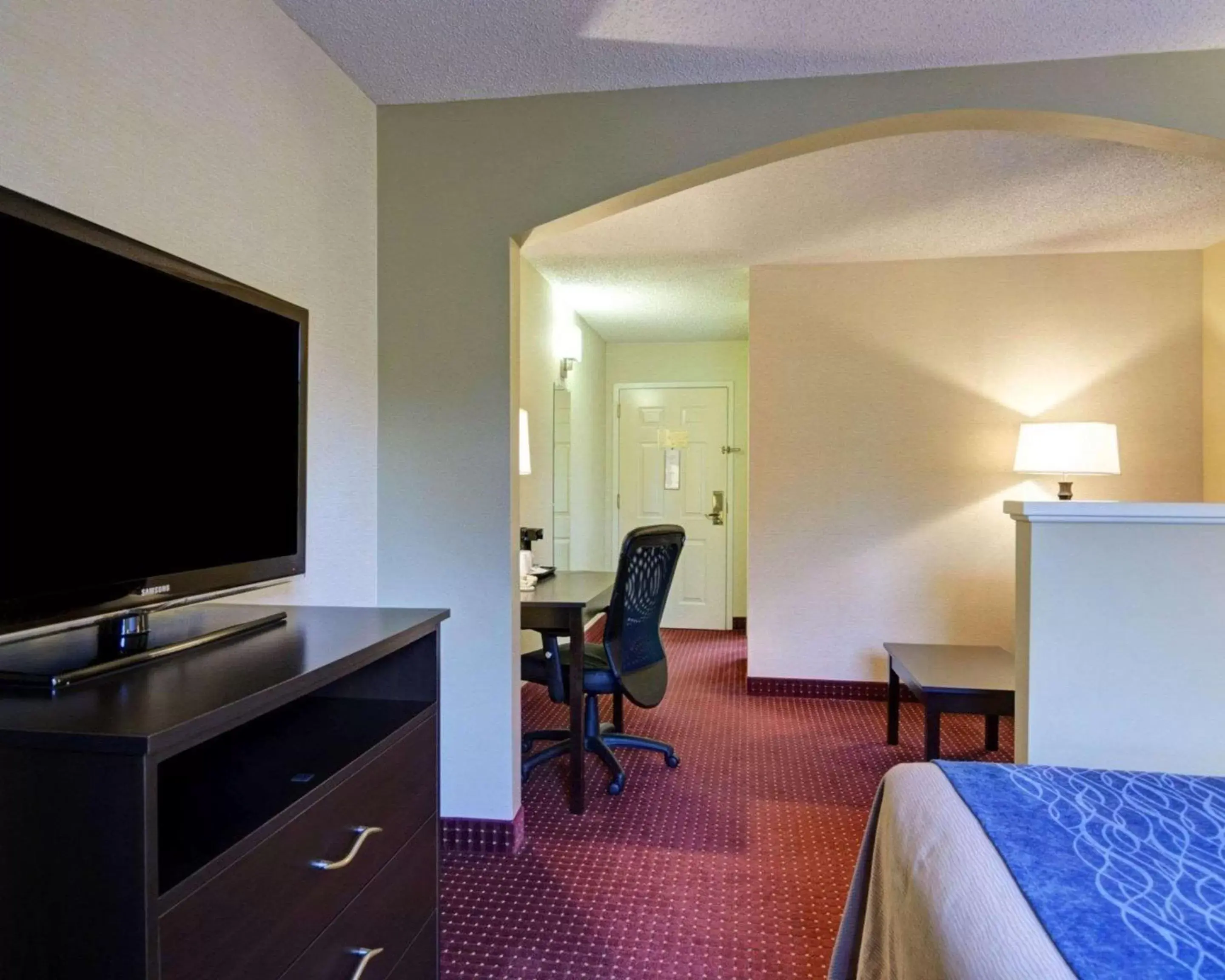 Photo of the whole room, TV/Entertainment Center in Quality Inn & Suites Little Rock West