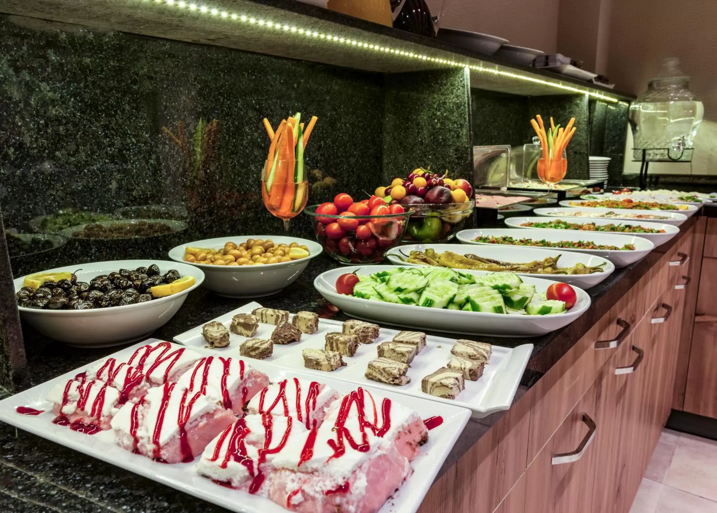 Buffet breakfast, Food in Kupeli Hotel