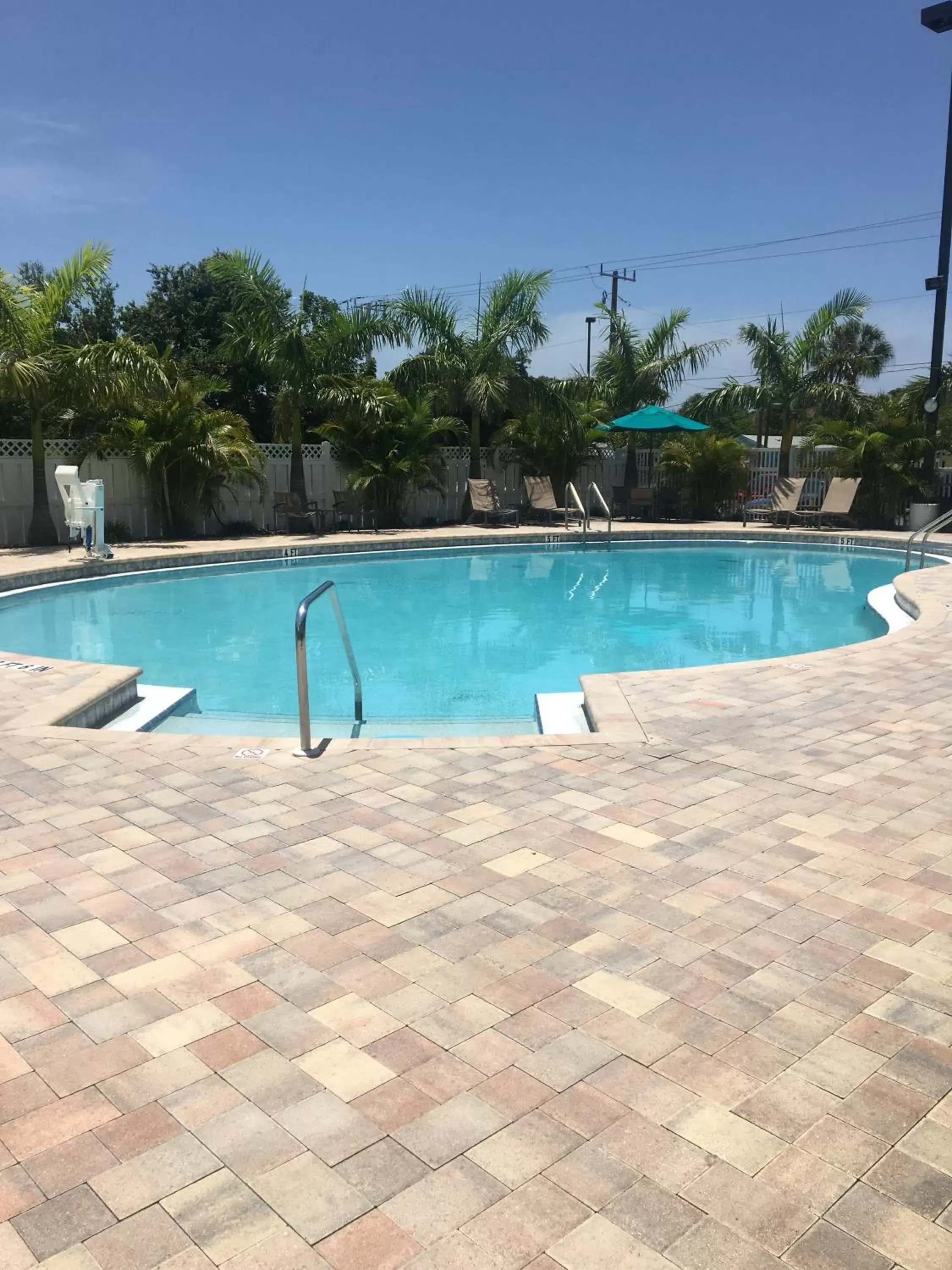 Swimming Pool in Best Western Plus Siesta Key Gateway