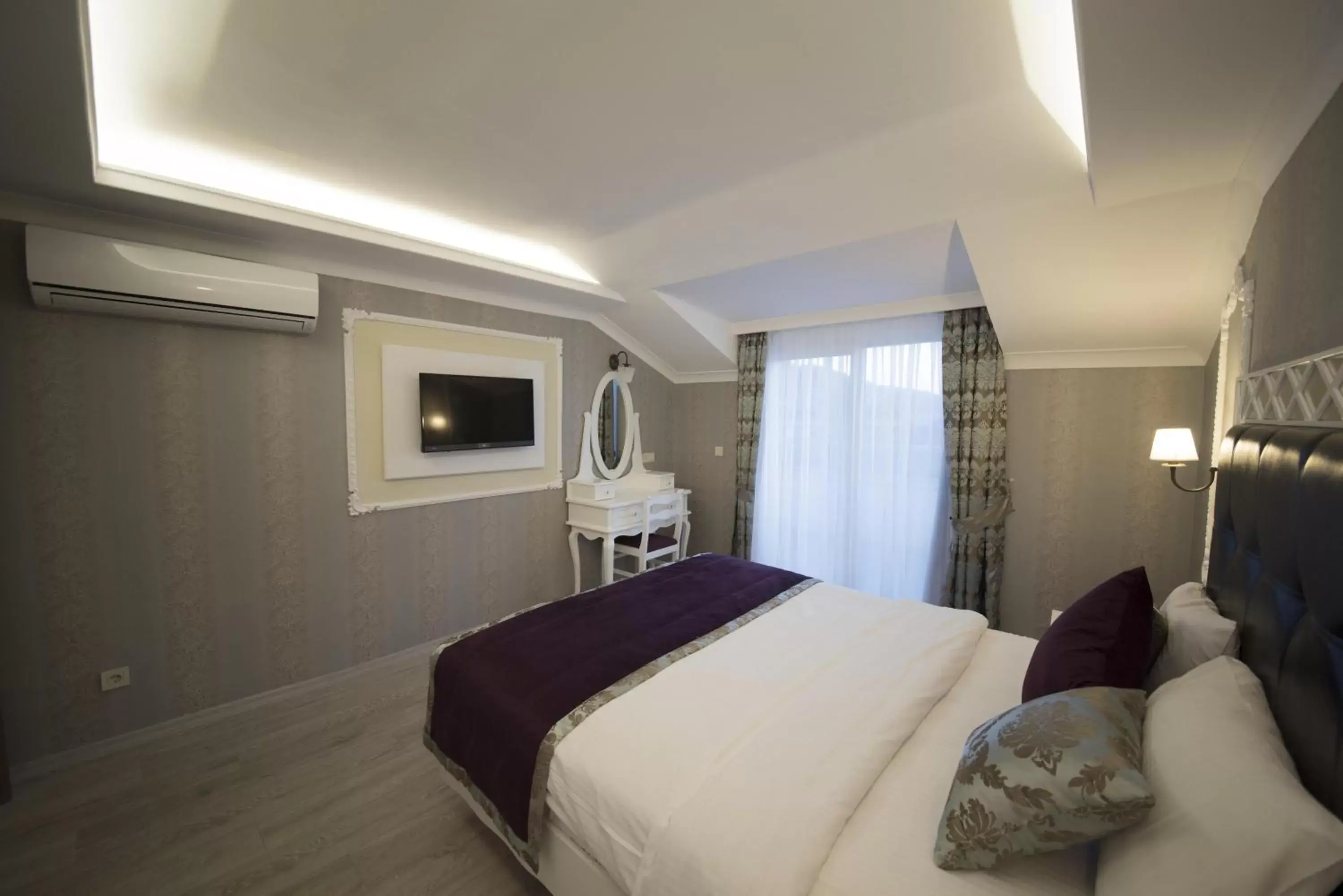 Photo of the whole room in Yeniceri City Hotel