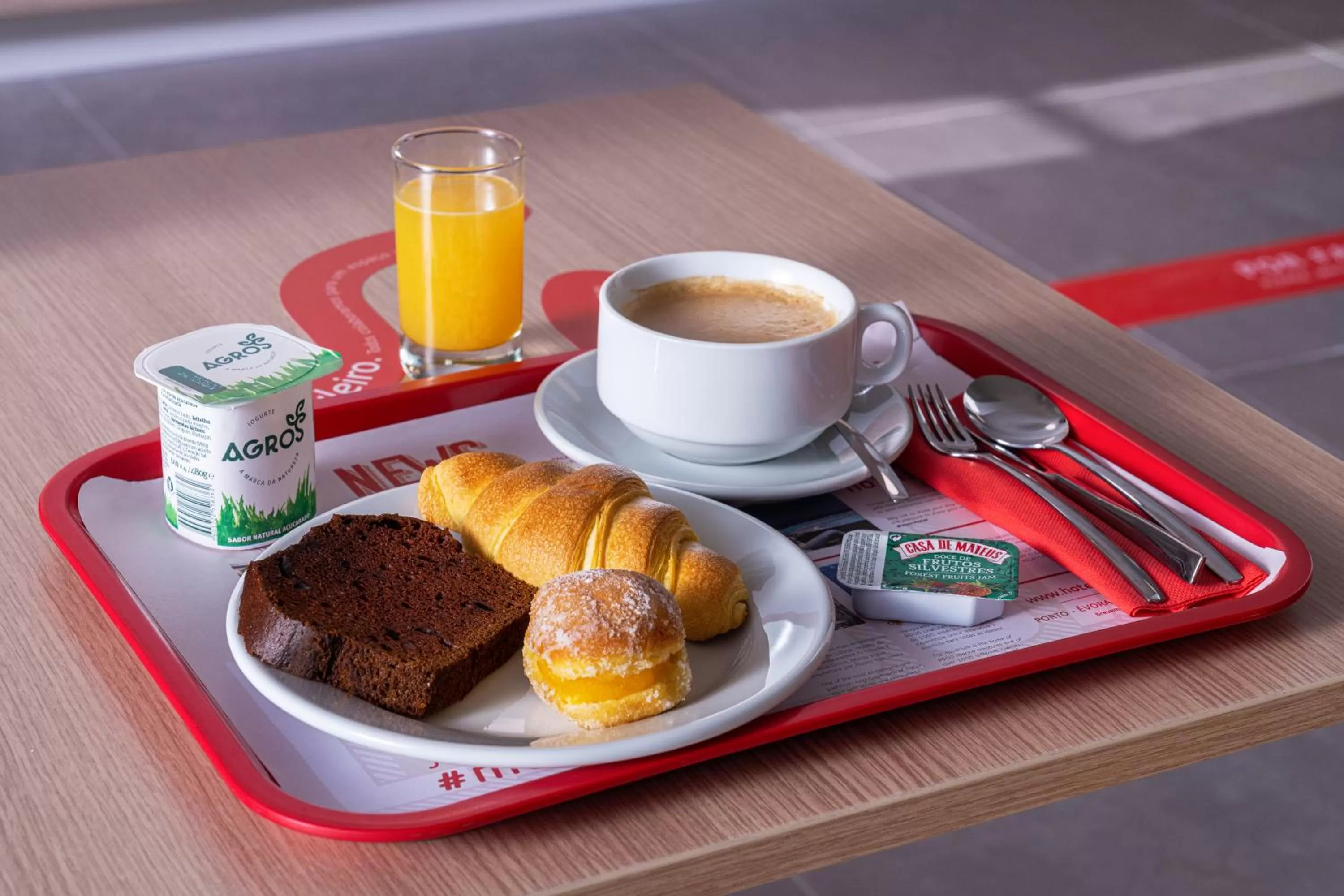 Continental breakfast in Moov Hotel Oeiras