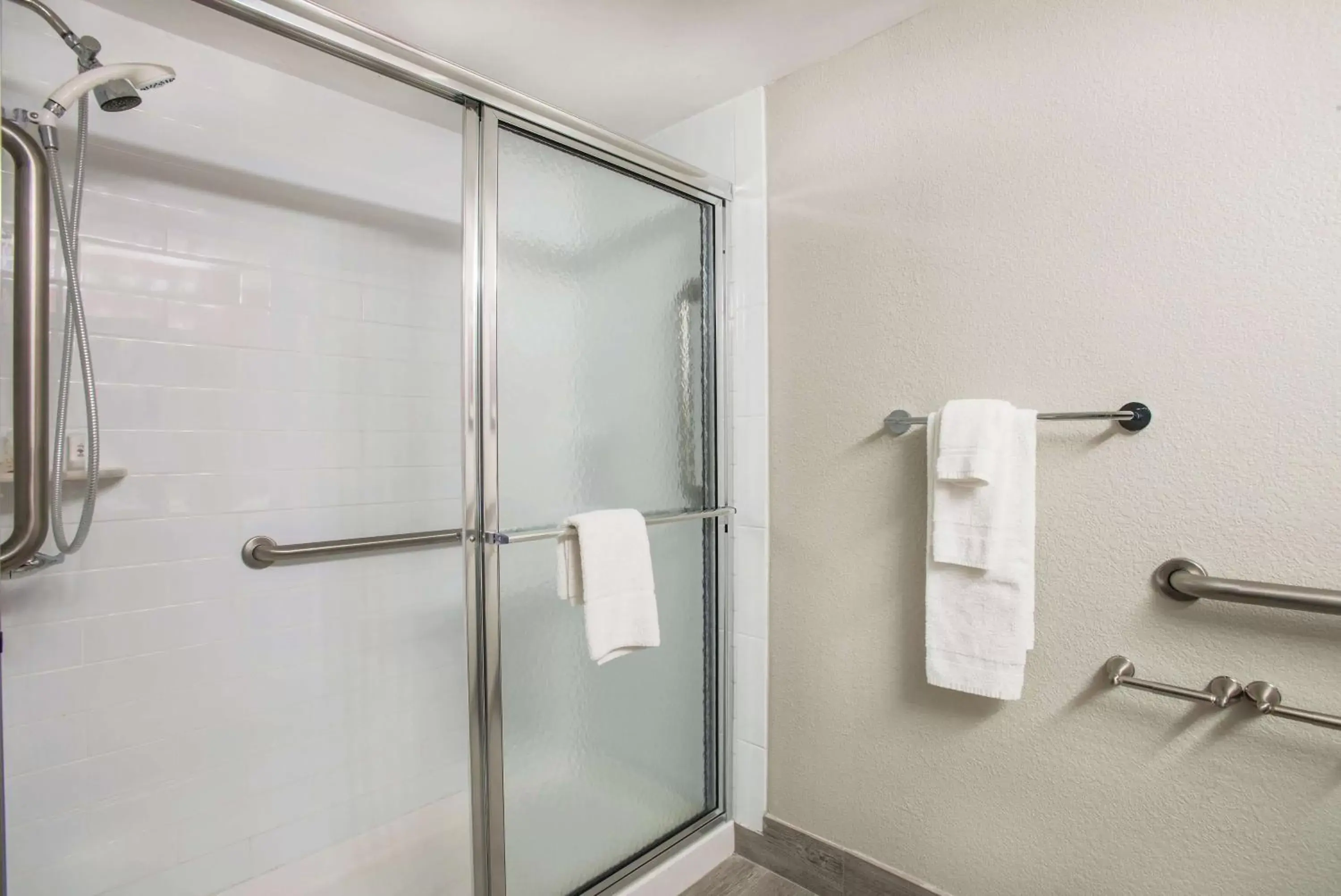 Shower, Bathroom in La Quinta Inn & Suites by Wyndham DC Metro Capital Beltway