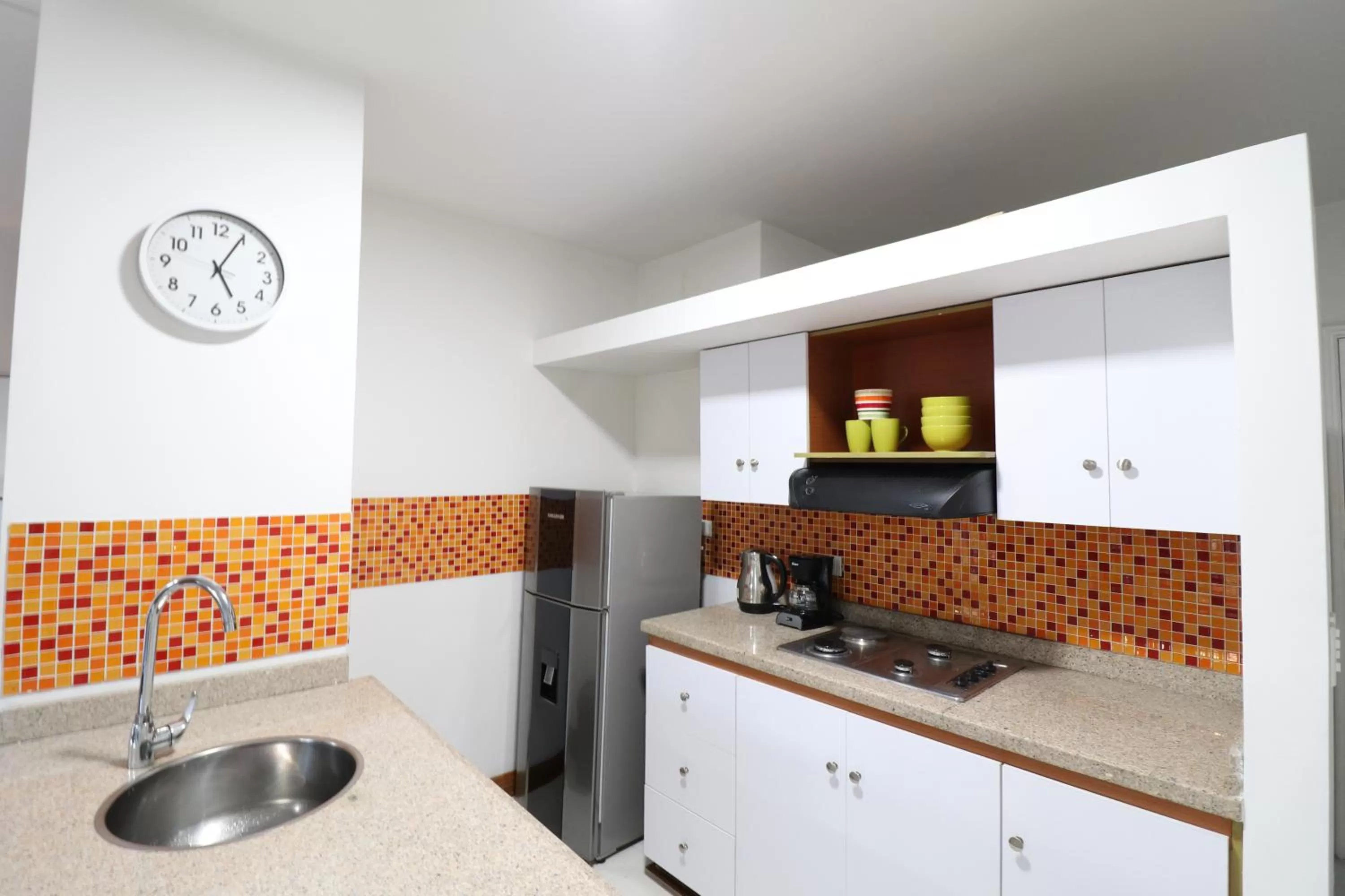 Kitchen or kitchenette, Kitchen/Kitchenette in 554 Apartments