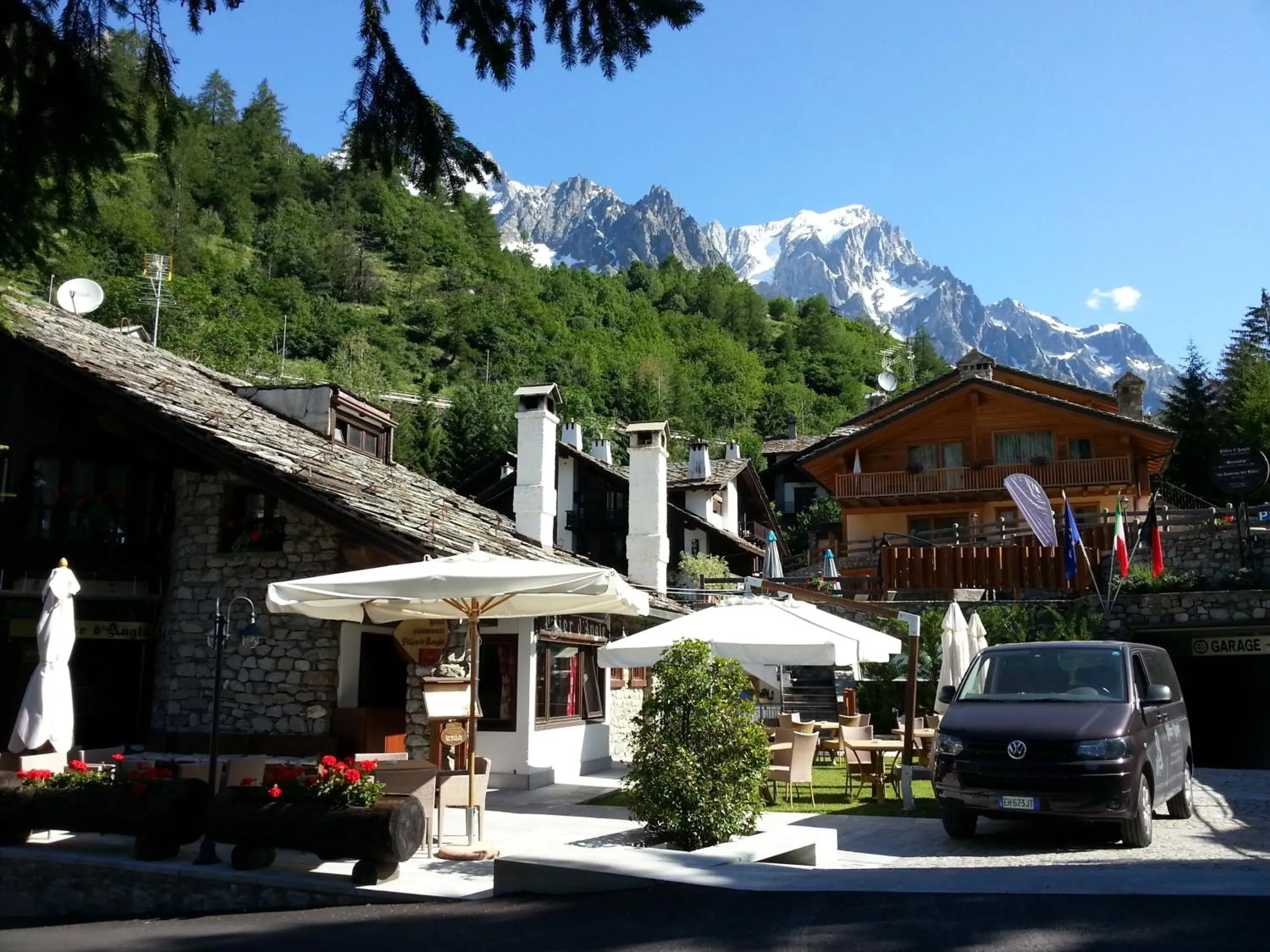 Facade/entrance, Property Building in Hotel Pilier D'Angle & Wellness