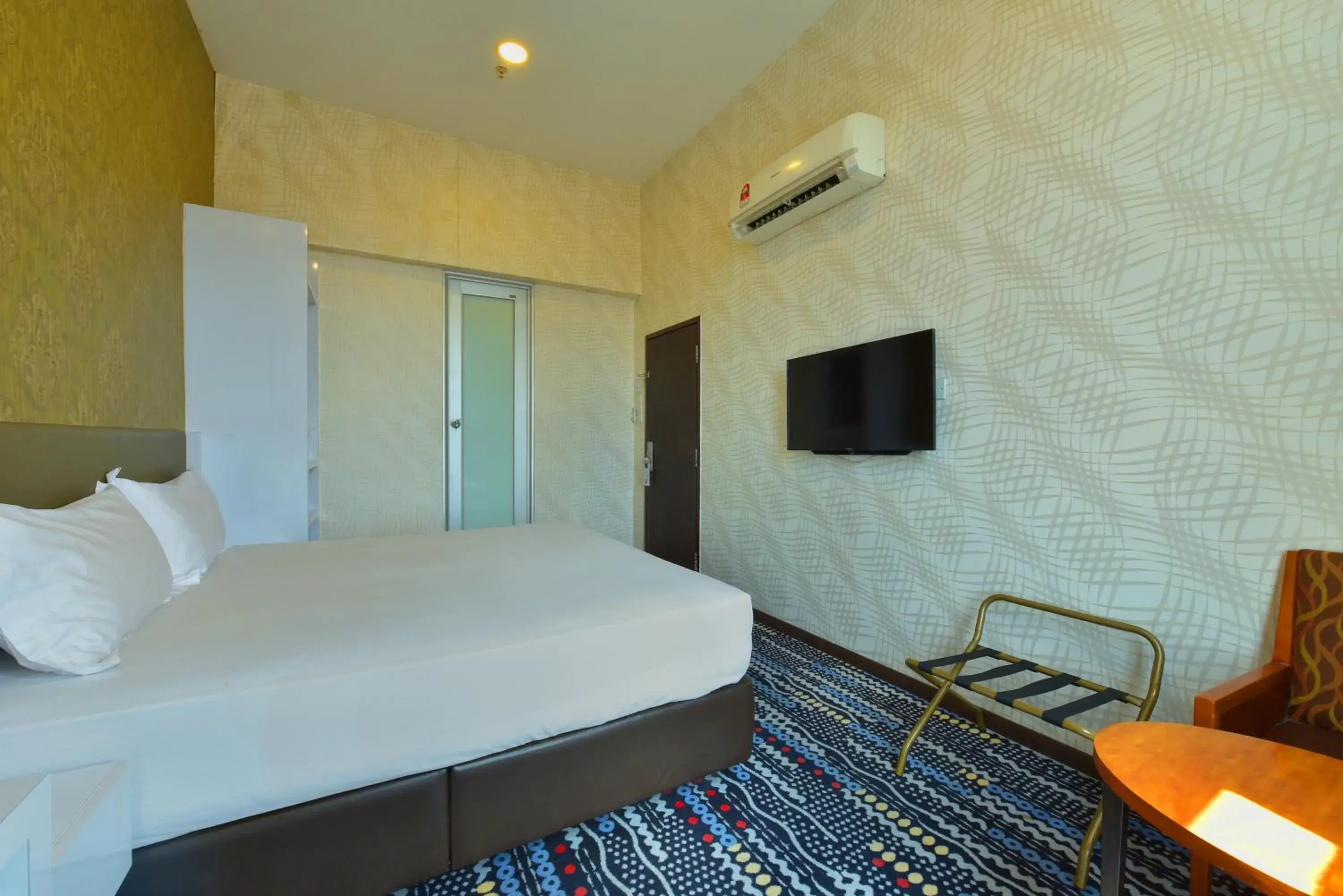 Bedroom, Bed in Townhouse OAK Hotel Holmes Johor Jaya