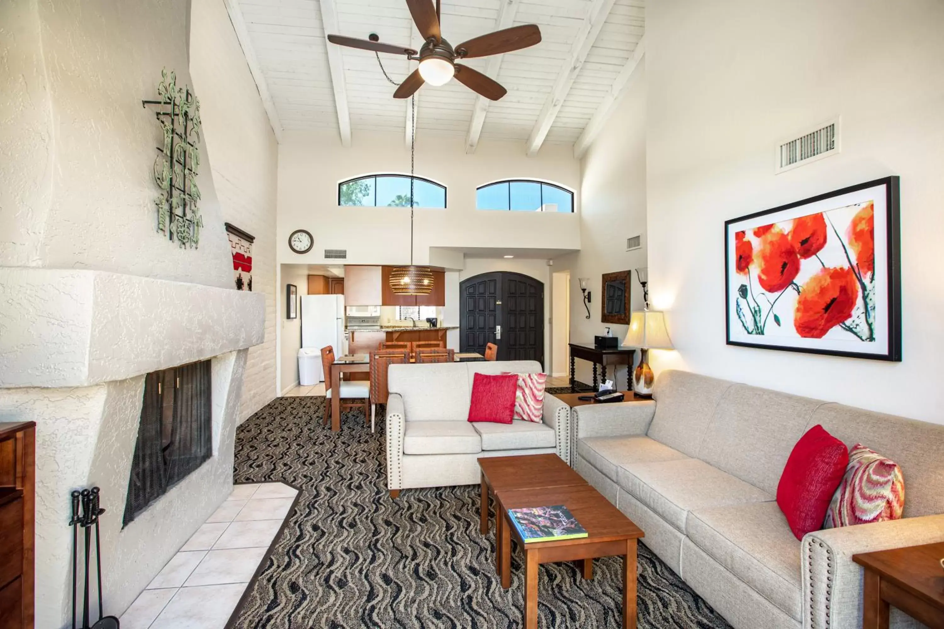 Living room, Seating Area in Scottsdale Camelback Resort