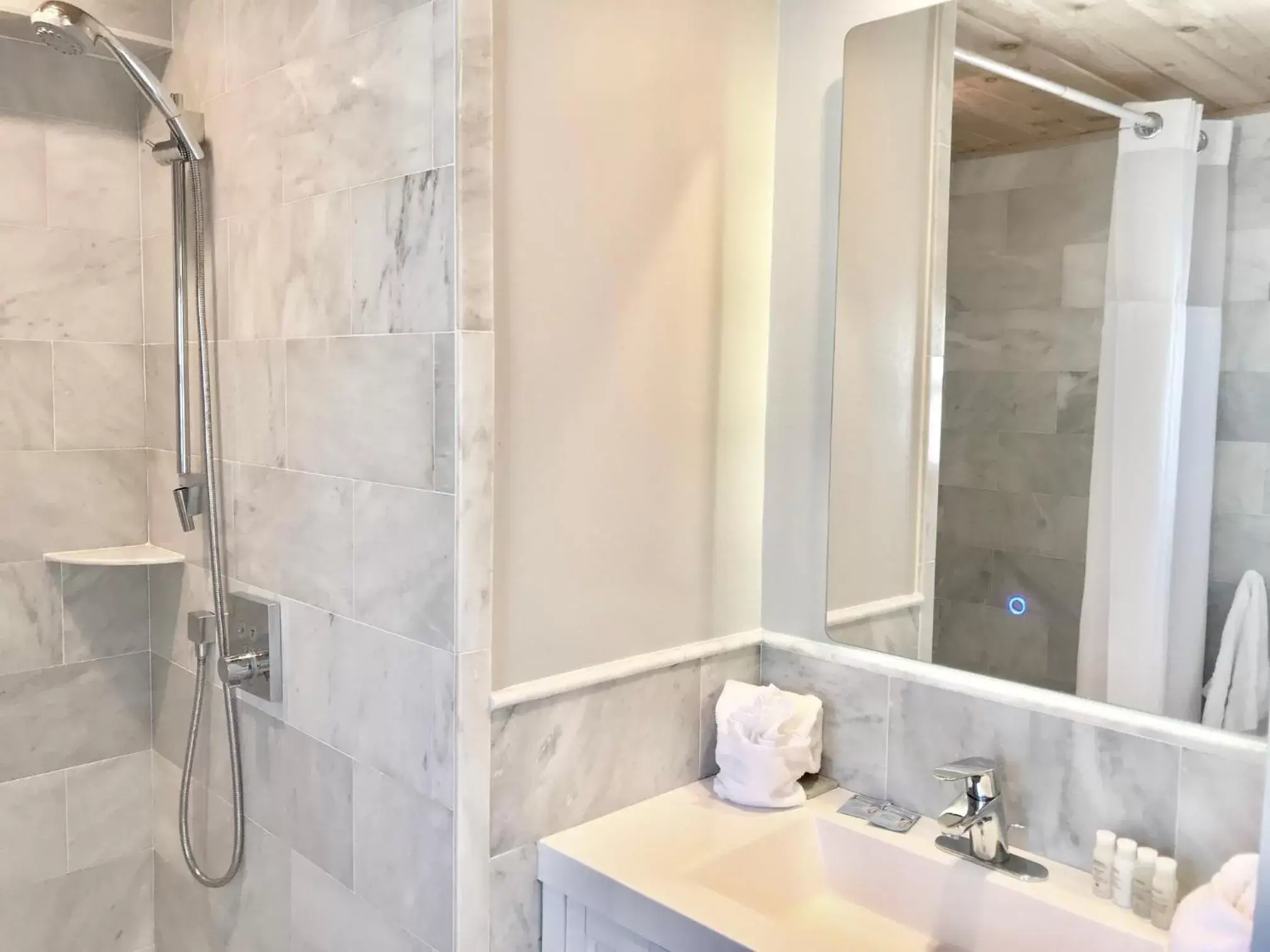 Shower, Bathroom in Casey Key Resort - Gulf Shores