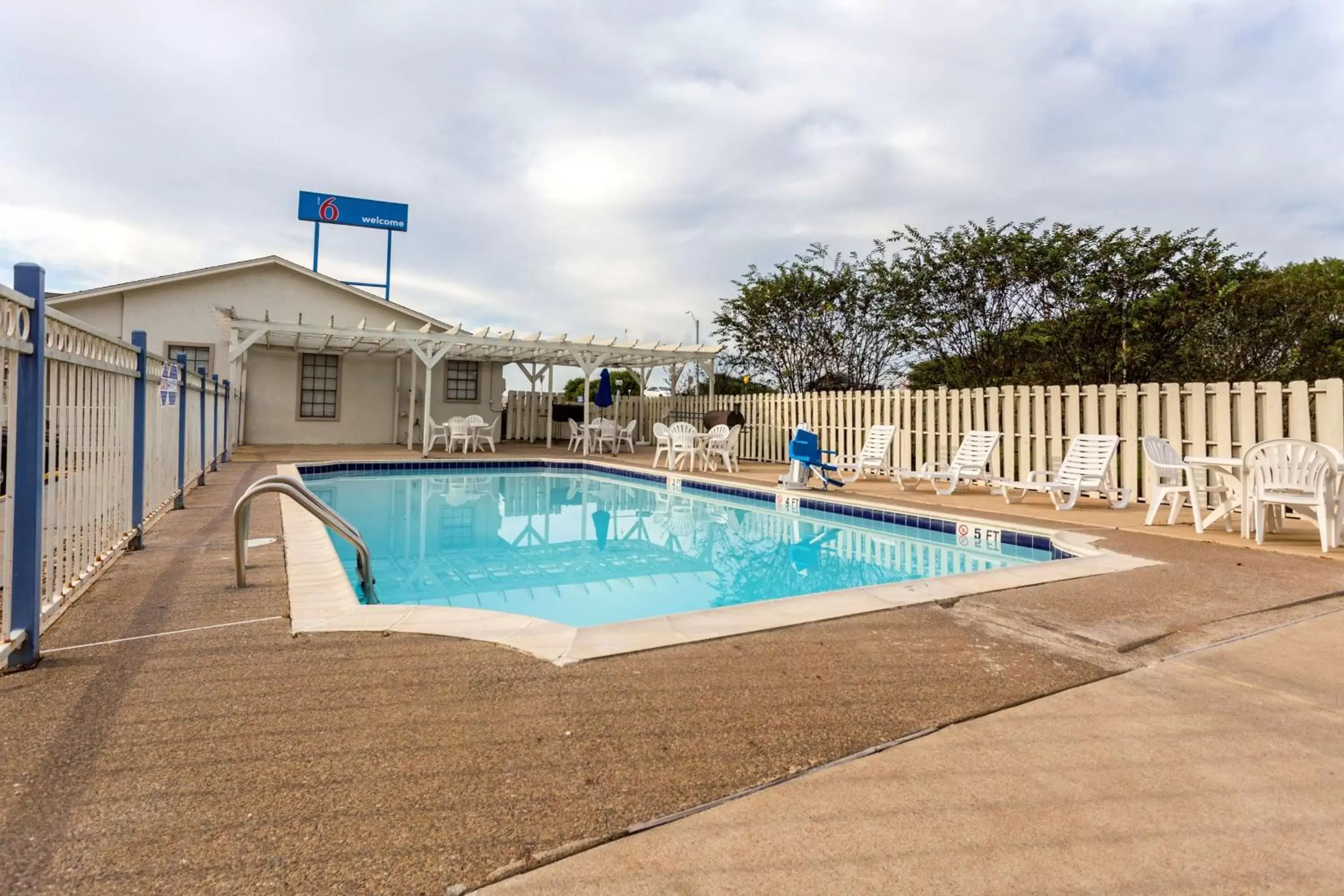On site, Swimming Pool in Motel 6-Bryan, TX - College Station
