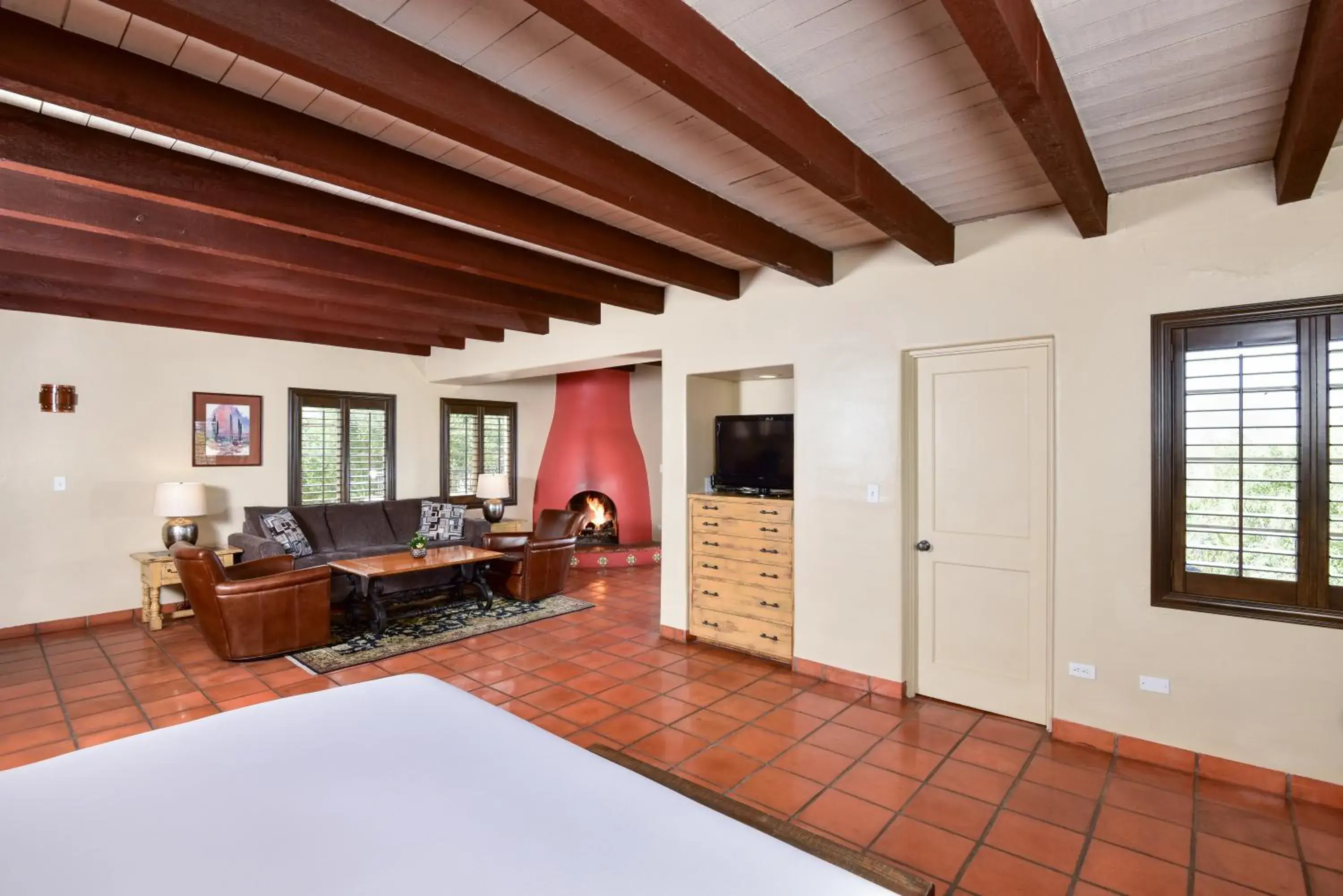 Bedroom, TV/Entertainment Center in Lodge On The Desert