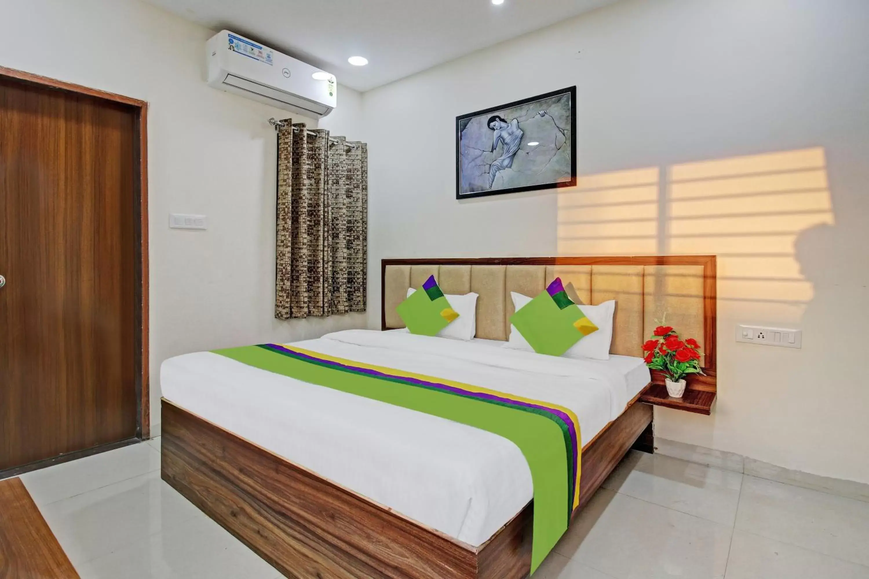 Photo of the whole room, Bed in Treebo Krishna Regency ISBT Bus Stop Photo of the whole room, Bed in Treebo Krishna Regency ISBT Bus Stop