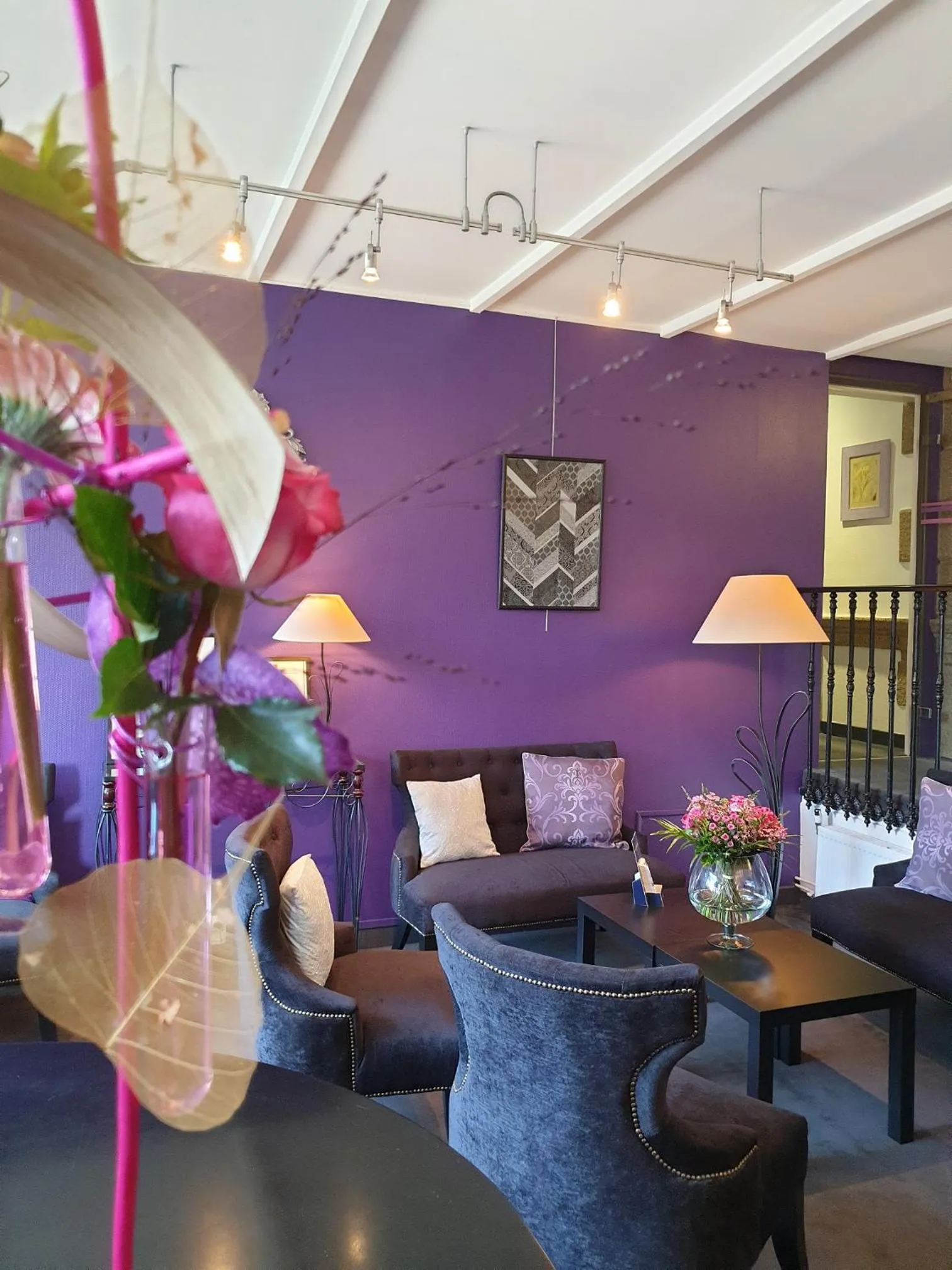 Lounge or bar in Hôtel Le Rohan Charme et Caractère