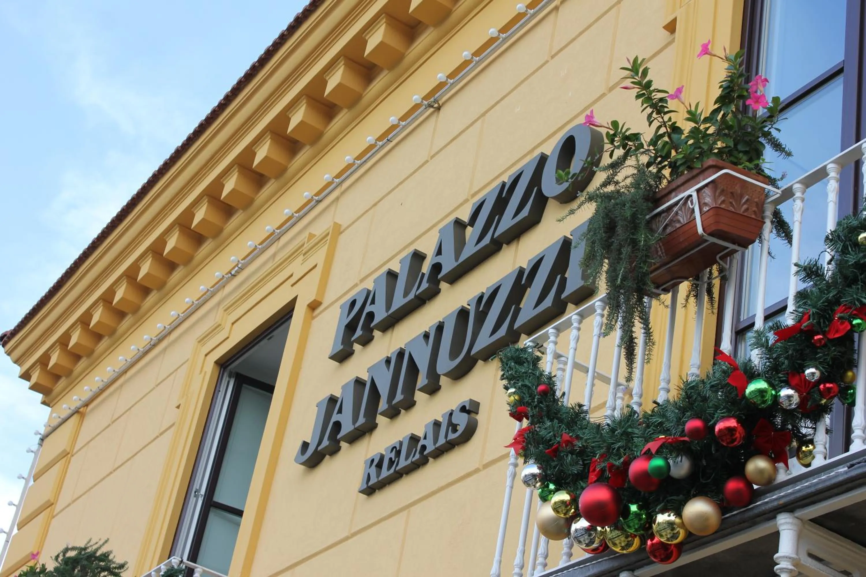 Facade/entrance in Palazzo Jannuzzi Relais