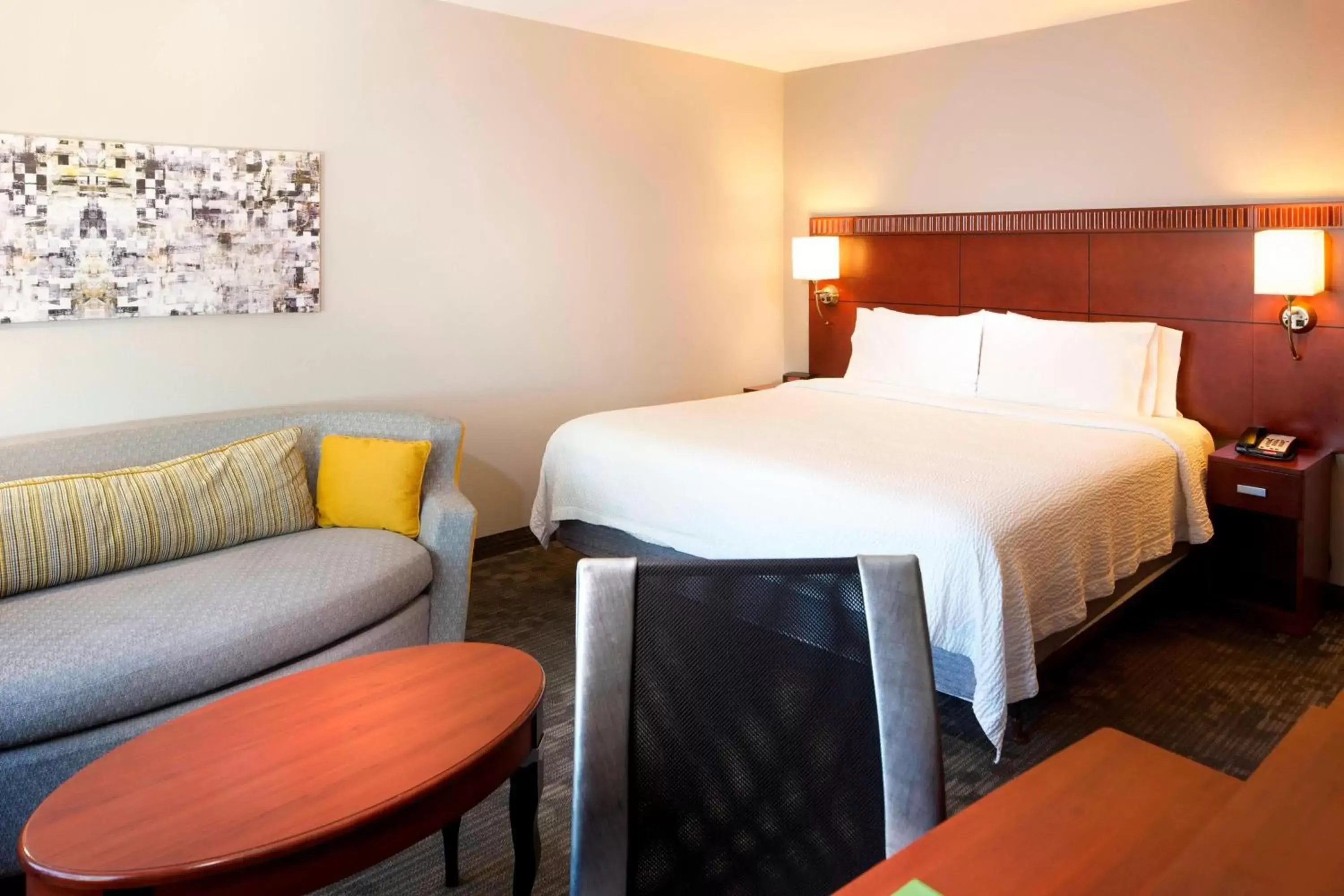 Photo of the whole room, Bed in Courtyard by Marriott Brownsville