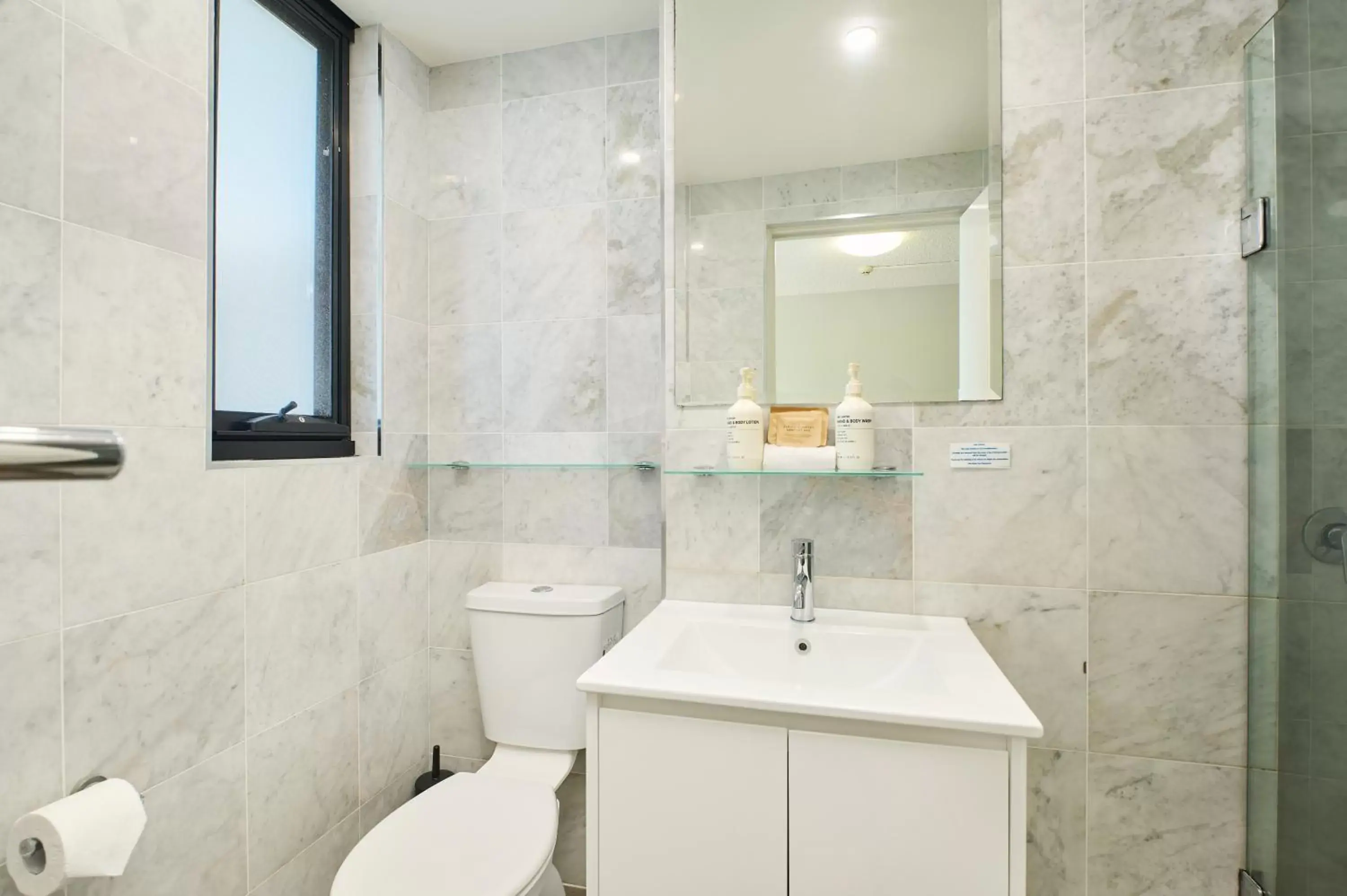 Bathroom in ibis Styles Port Macquarie