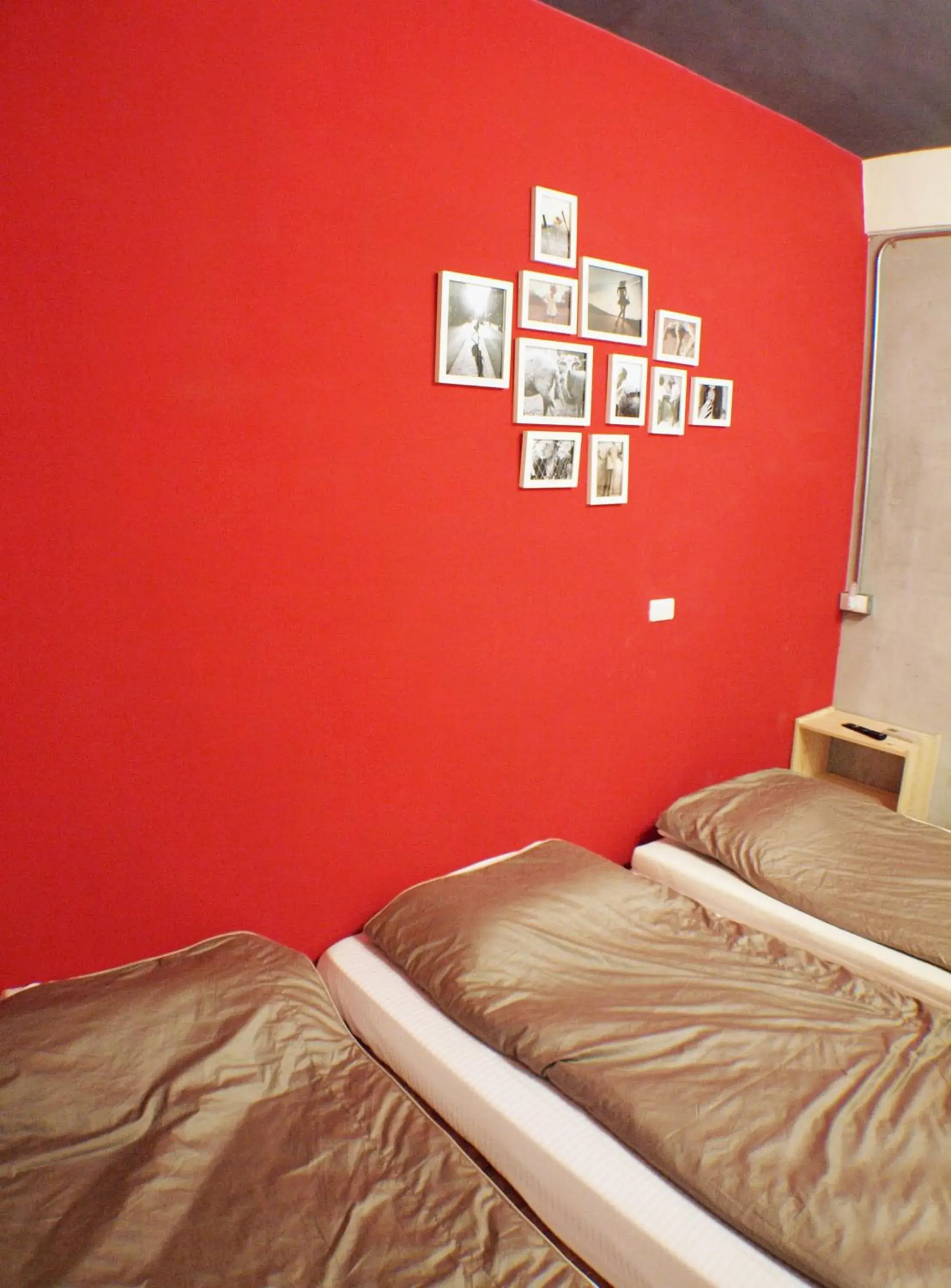 Photo of the whole room, Bed in Knock Knock Hostel