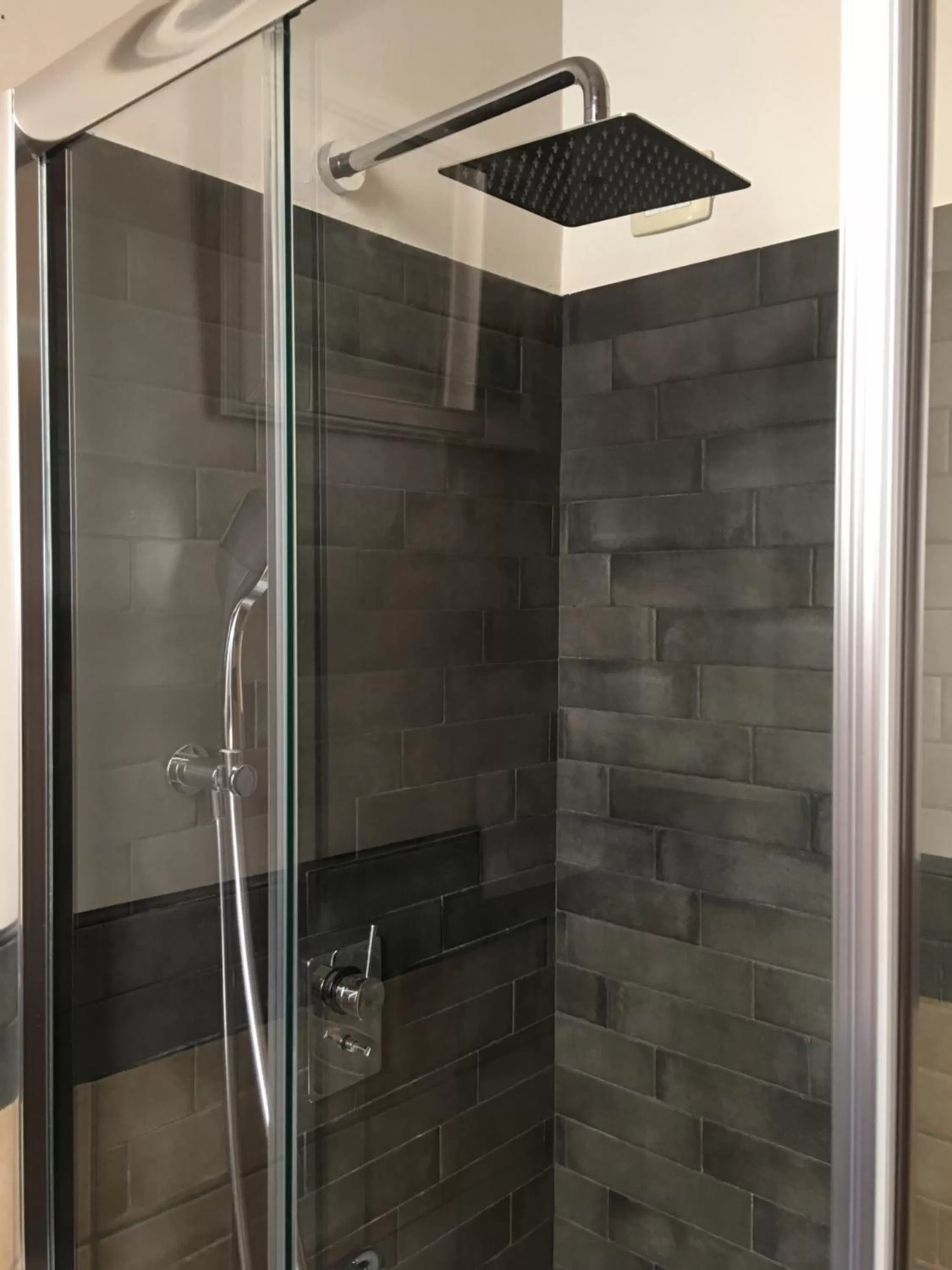 Shower in Suites Trastevere