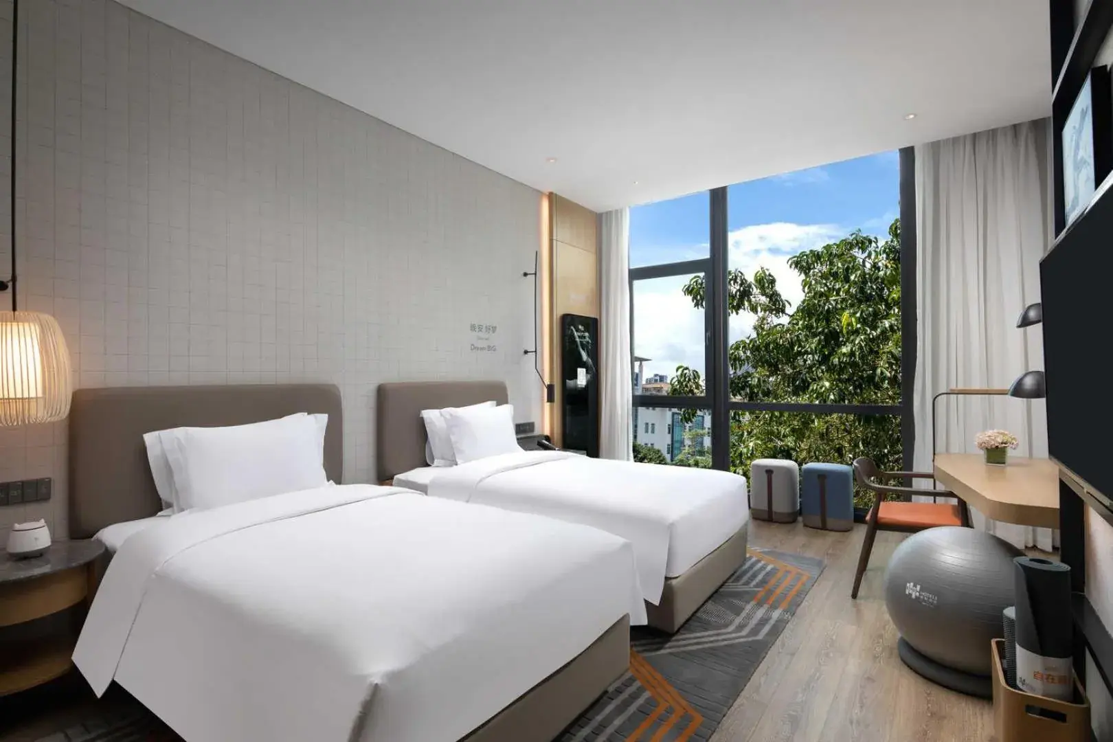 Bed in EVEN Hotel Shenzhen Nanshan, an IHG Hotel