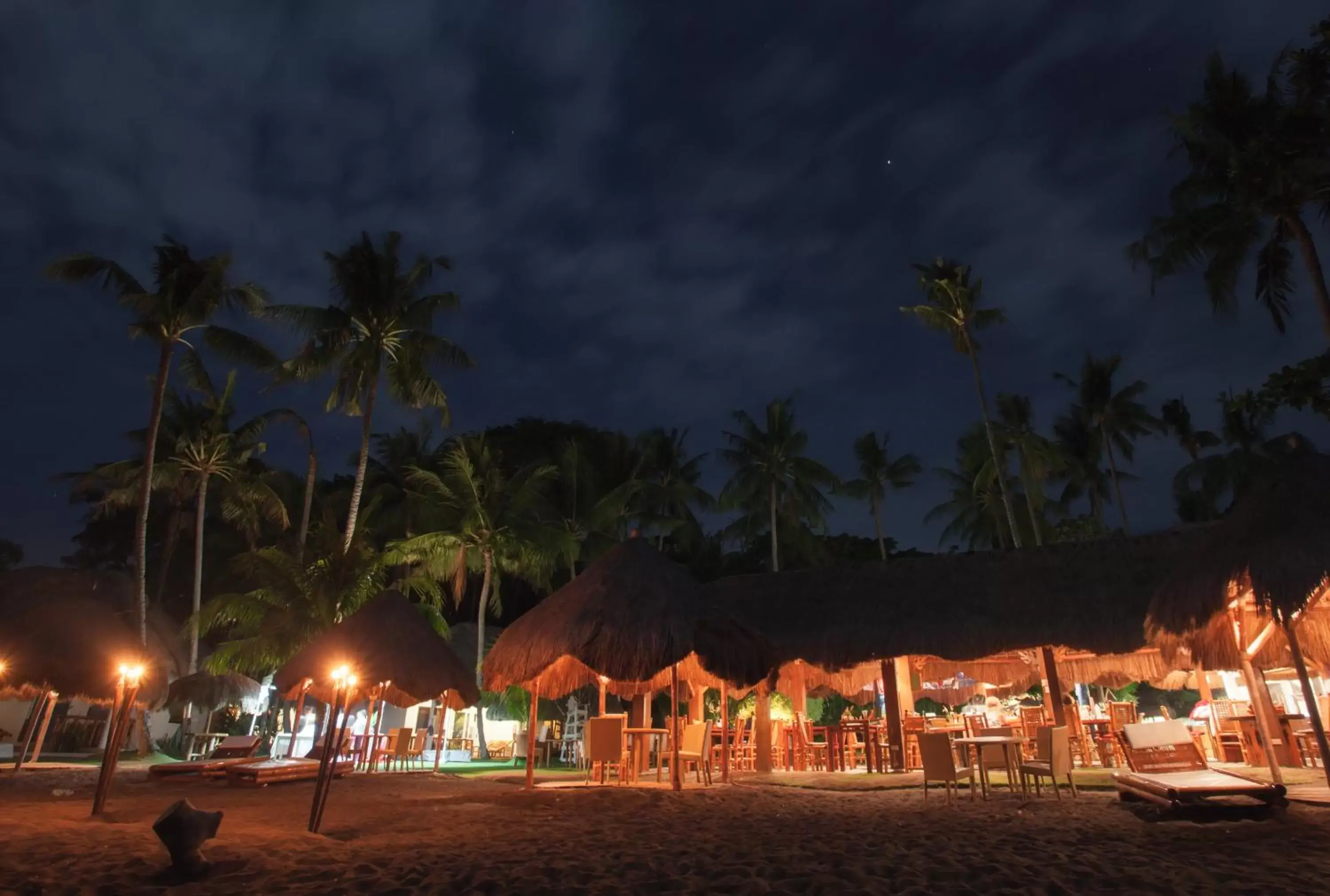 Restaurant/places to eat, Property Building in Pura Vida Beach & Dive Resort