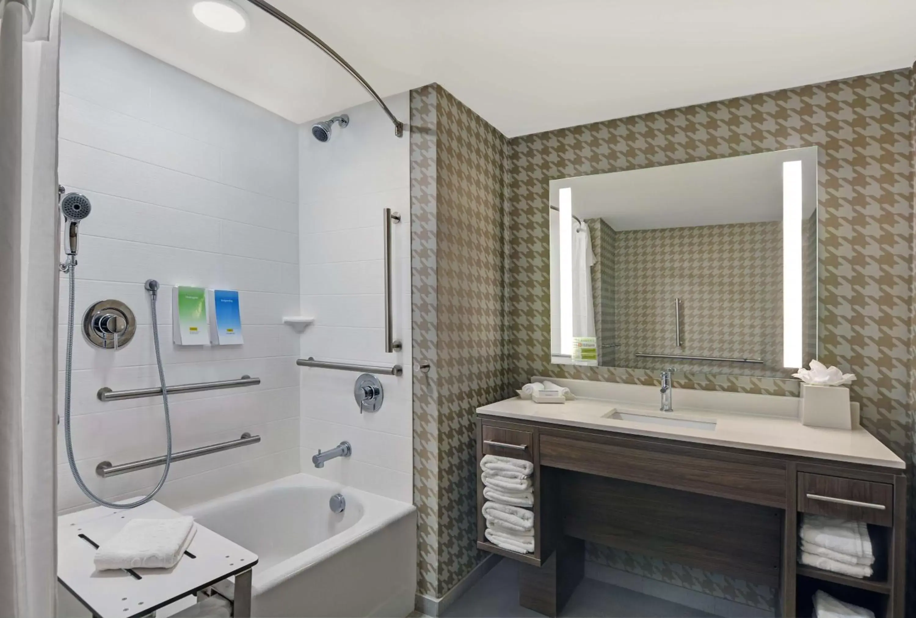 Bathroom in Home2 Suites By Hilton Richmond Hill Savannah I-95
