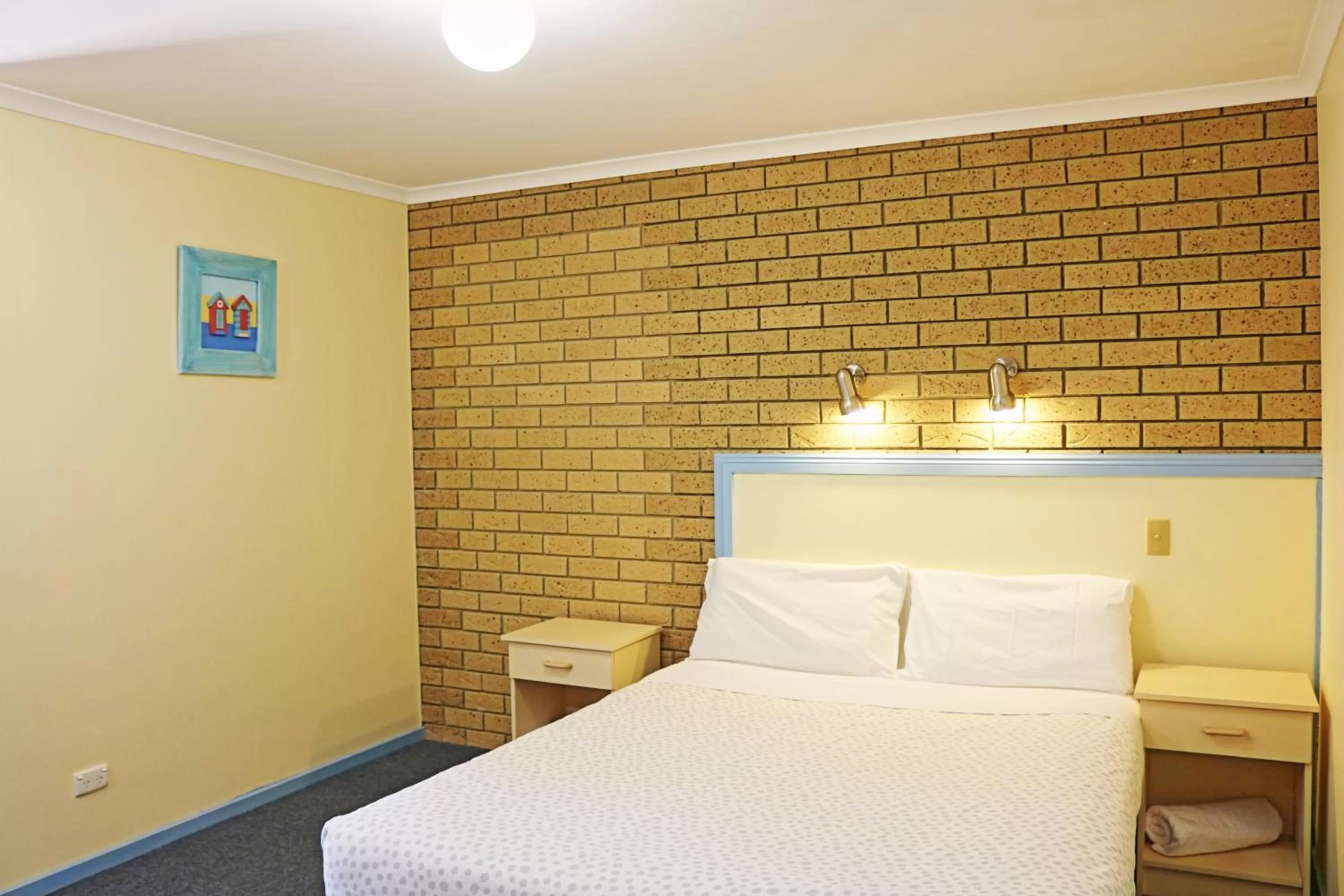 Bedroom, Bed in Aquarius Merimbula