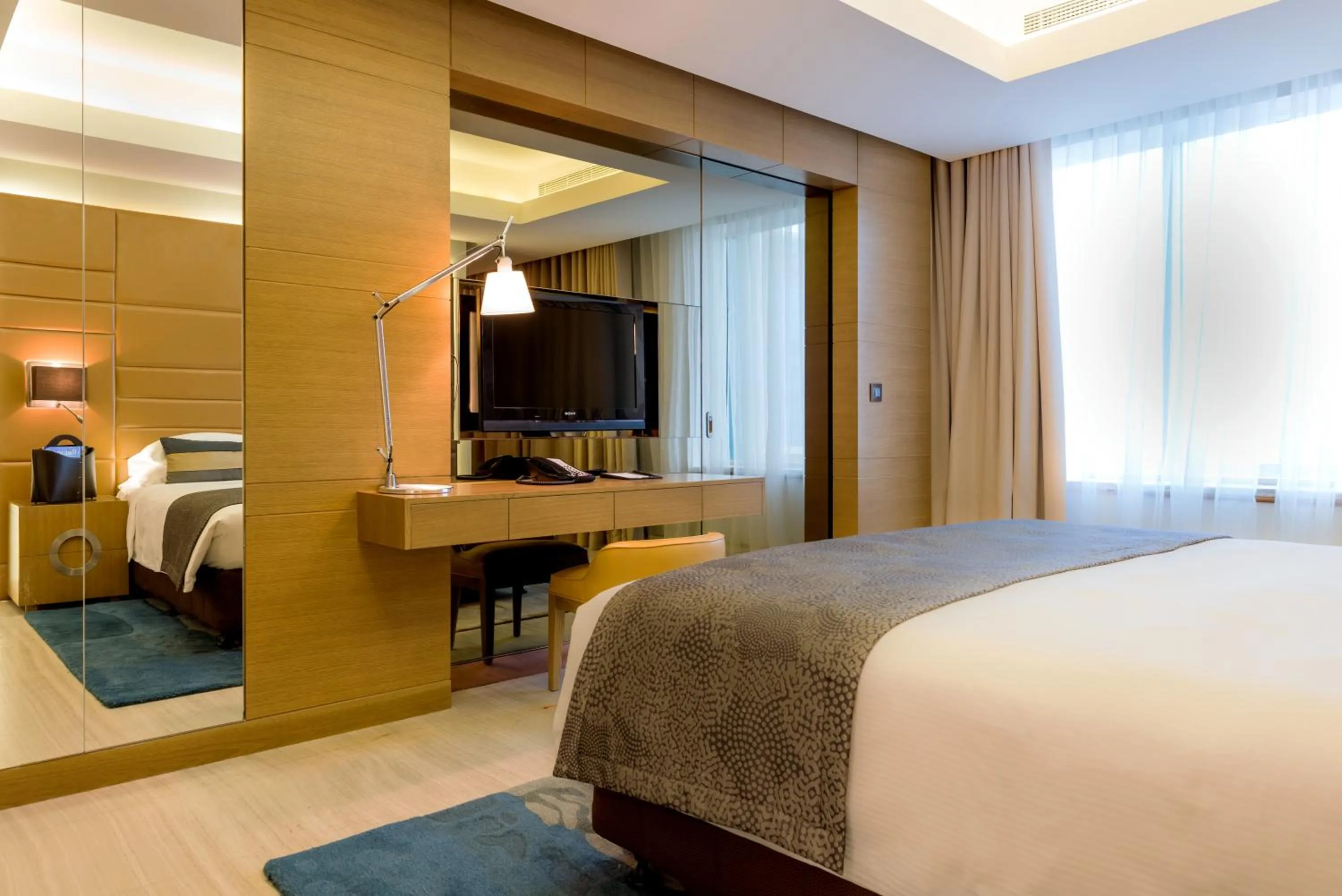 Bed in Towers Rotana - Dubai