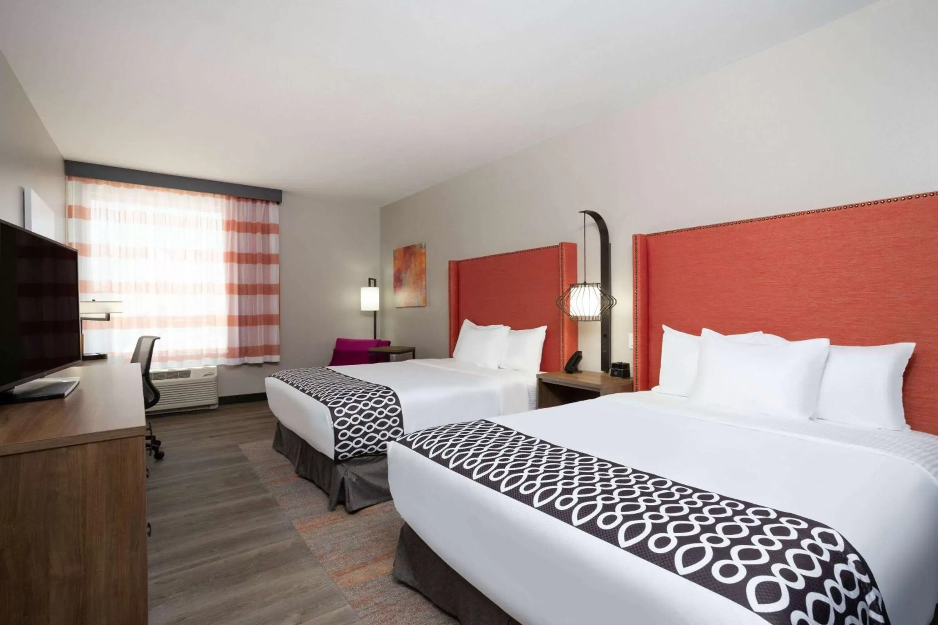2 Queen Beds, Mobility Accessible Room, Bathtub w/ Grab Bars, Non-Smoking in La Quinta Inn & Suites by Wyndham Pflugerville 2 Queen Beds, Mobility Accessible Room, Bathtub w/ Grab Bars, Non-Smoking in La Quinta Inn & Suites by Wyndham Pflugerville