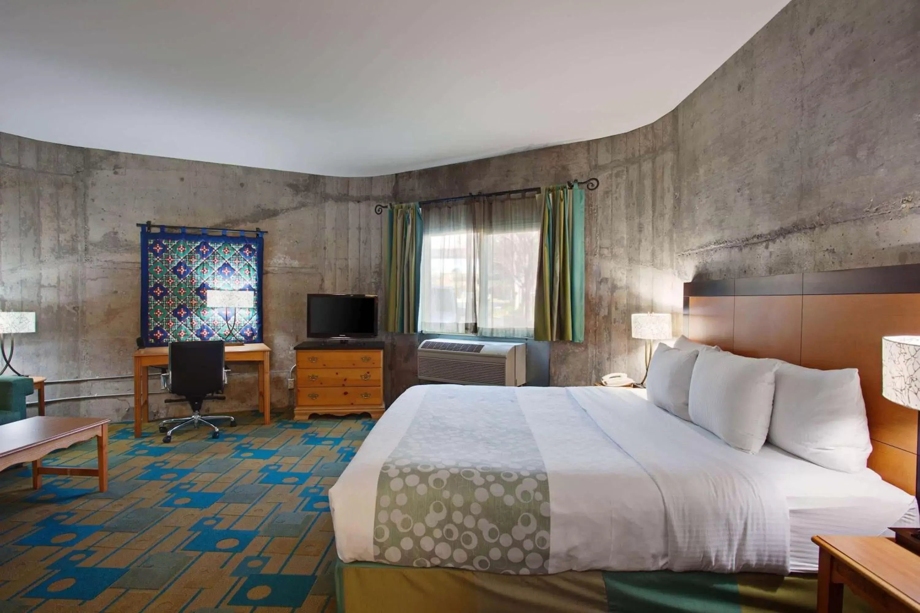 Executive King Room - Non-Smoking in La Quinta Inn & Suites by Wyndham Irvine Spectrum Executive King Room - Non-Smoking in La Quinta Inn & Suites by Wyndham Irvine Spectrum