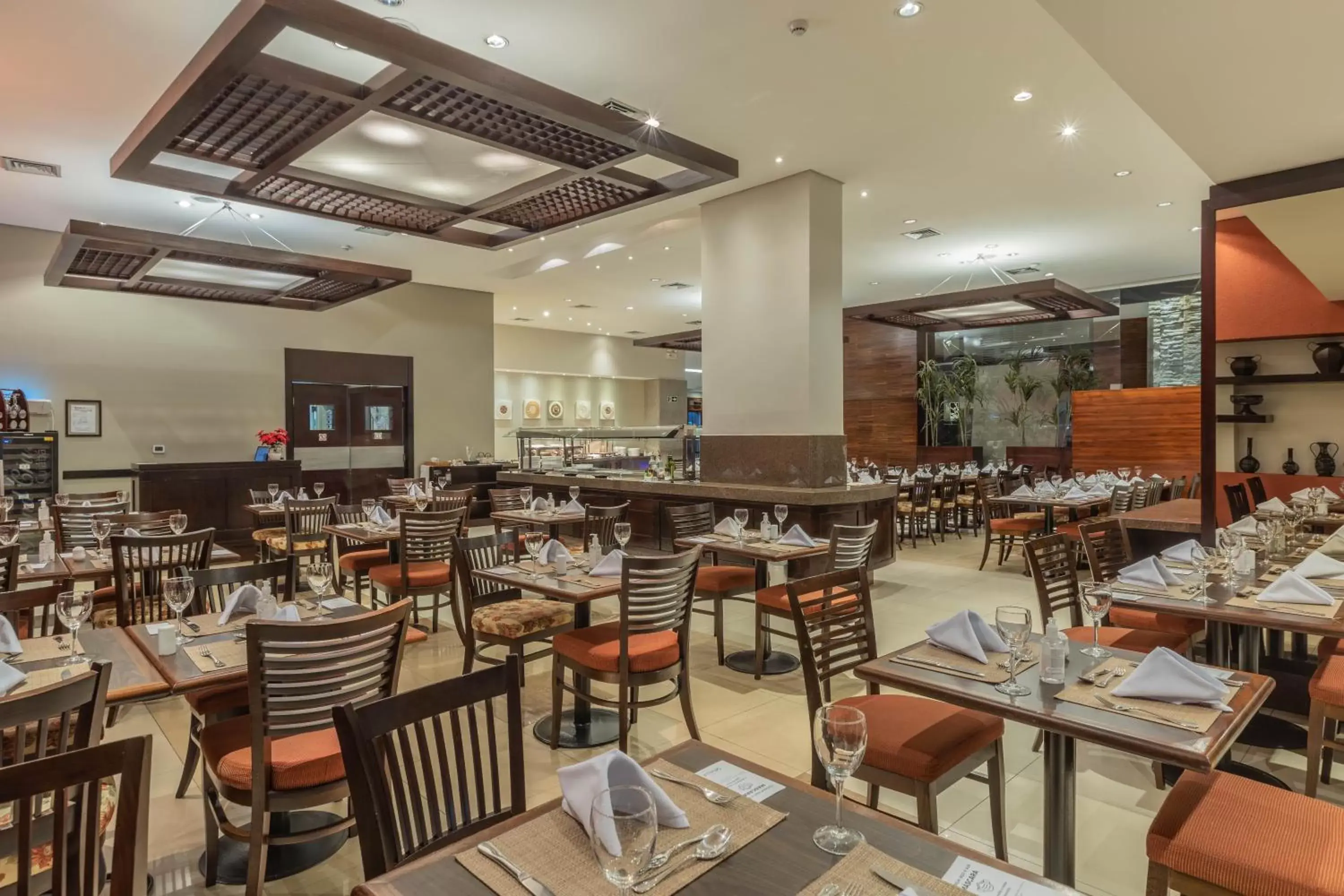 Restaurant/Places to Eat in Hotel Deville Prime Cuiabá