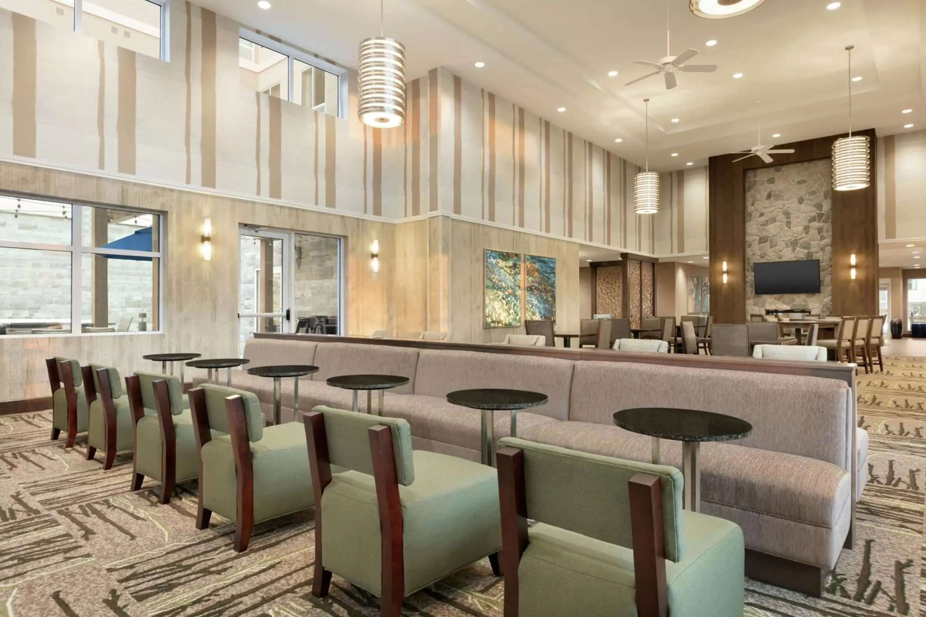 Dining area, Lounge/Bar in Homewood Suites By Hilton Hartford Manchester